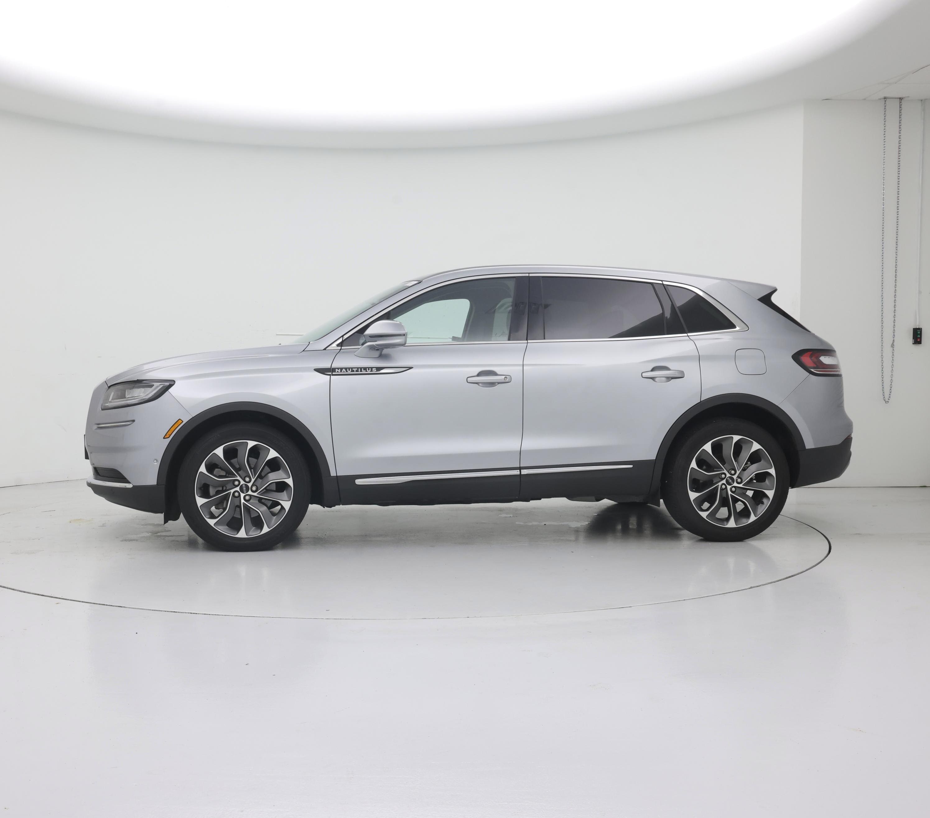 Thumbnail: 2022 Lincoln Nautilus - 3