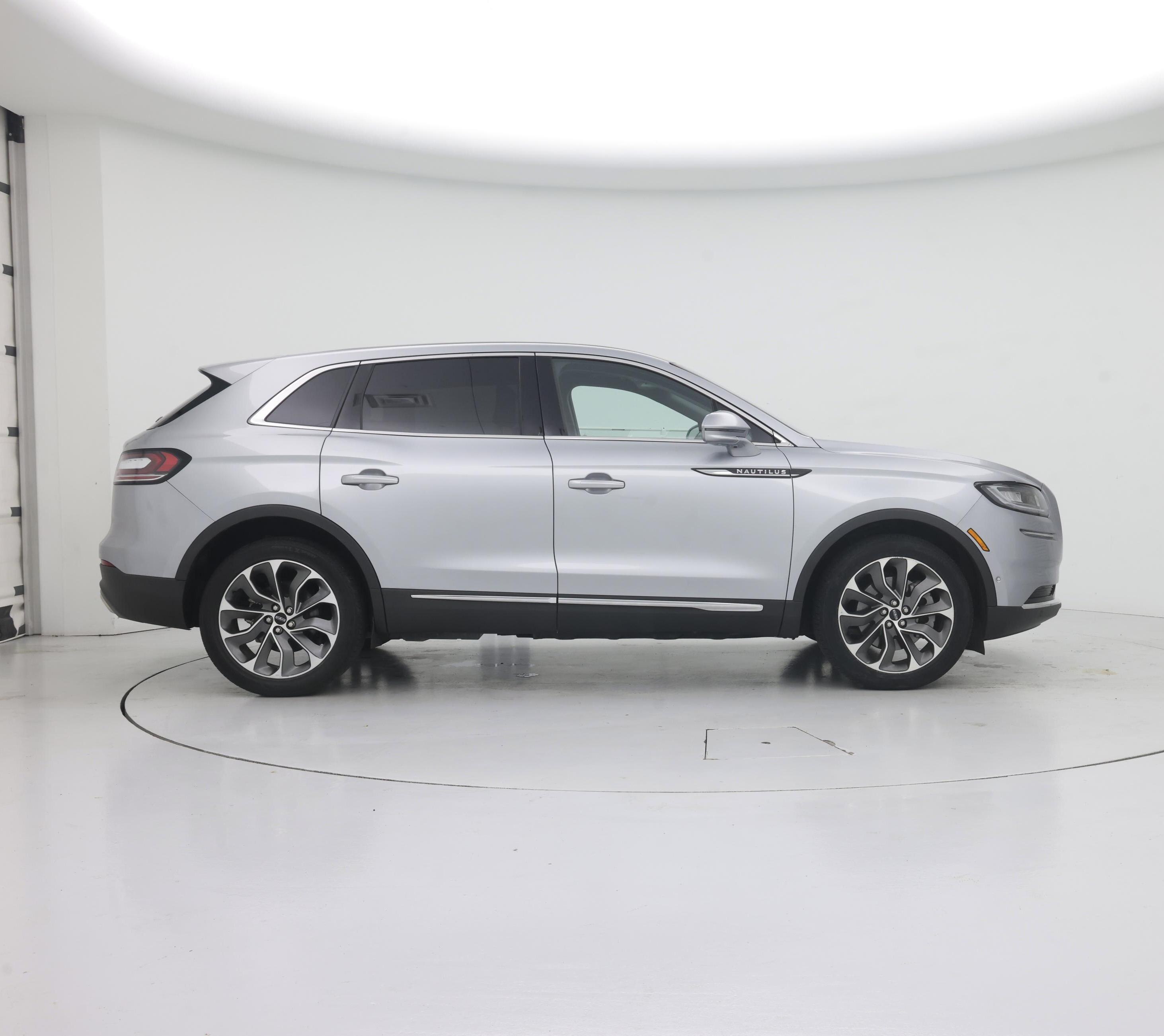 Thumbnail: 2022 Lincoln Nautilus - 7