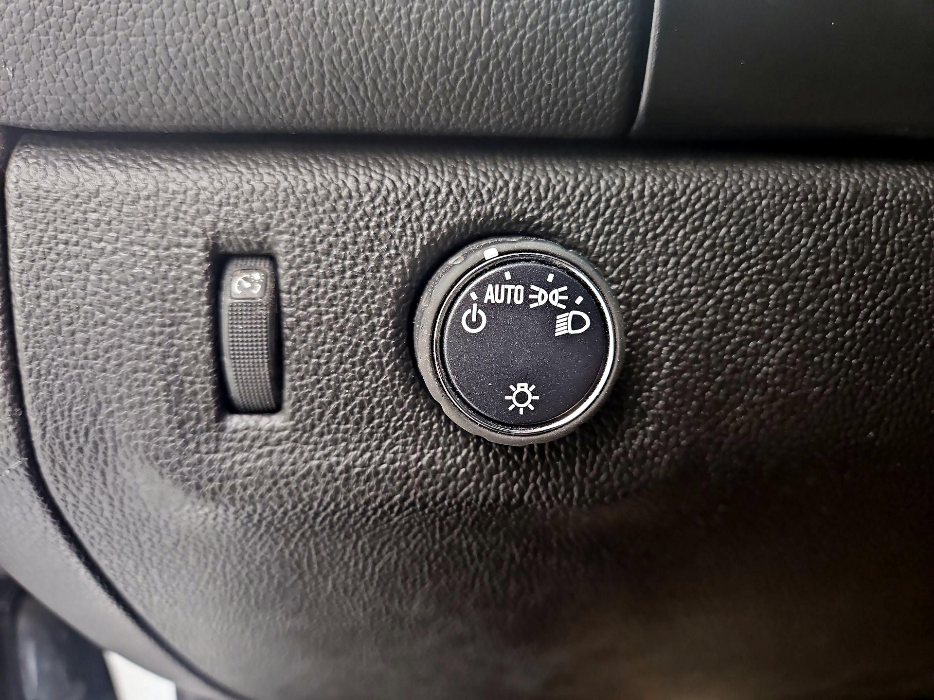 Thumbnail: 2021 Chevrolet Colorado - 13