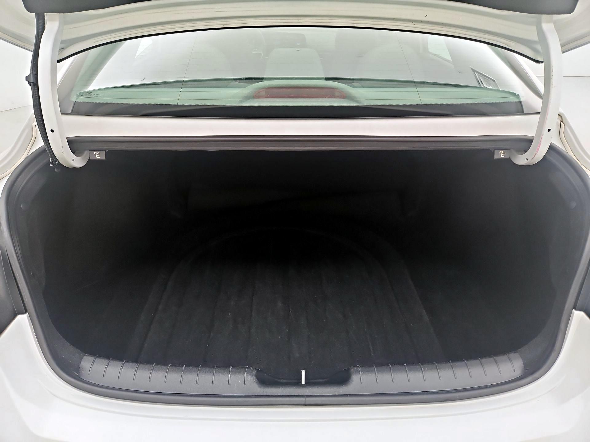 Thumbnail: 2024 Hyundai Elantra - 20