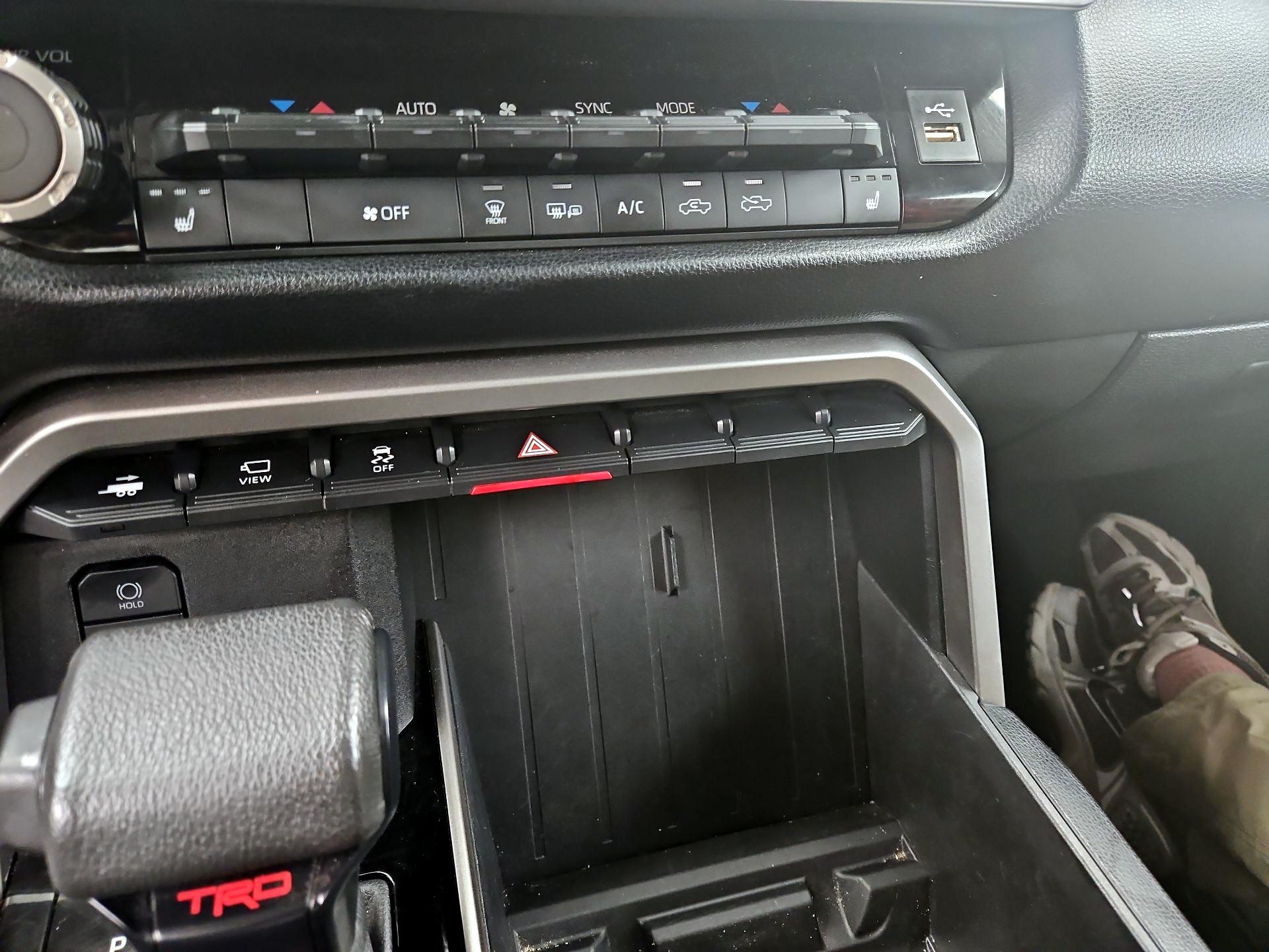 Thumbnail: 2022 Toyota Tundra - 18