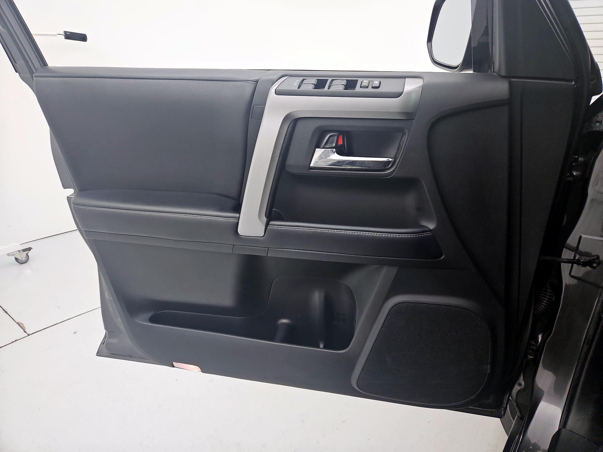 Thumbnail: 2018 Toyota 4Runner - 12