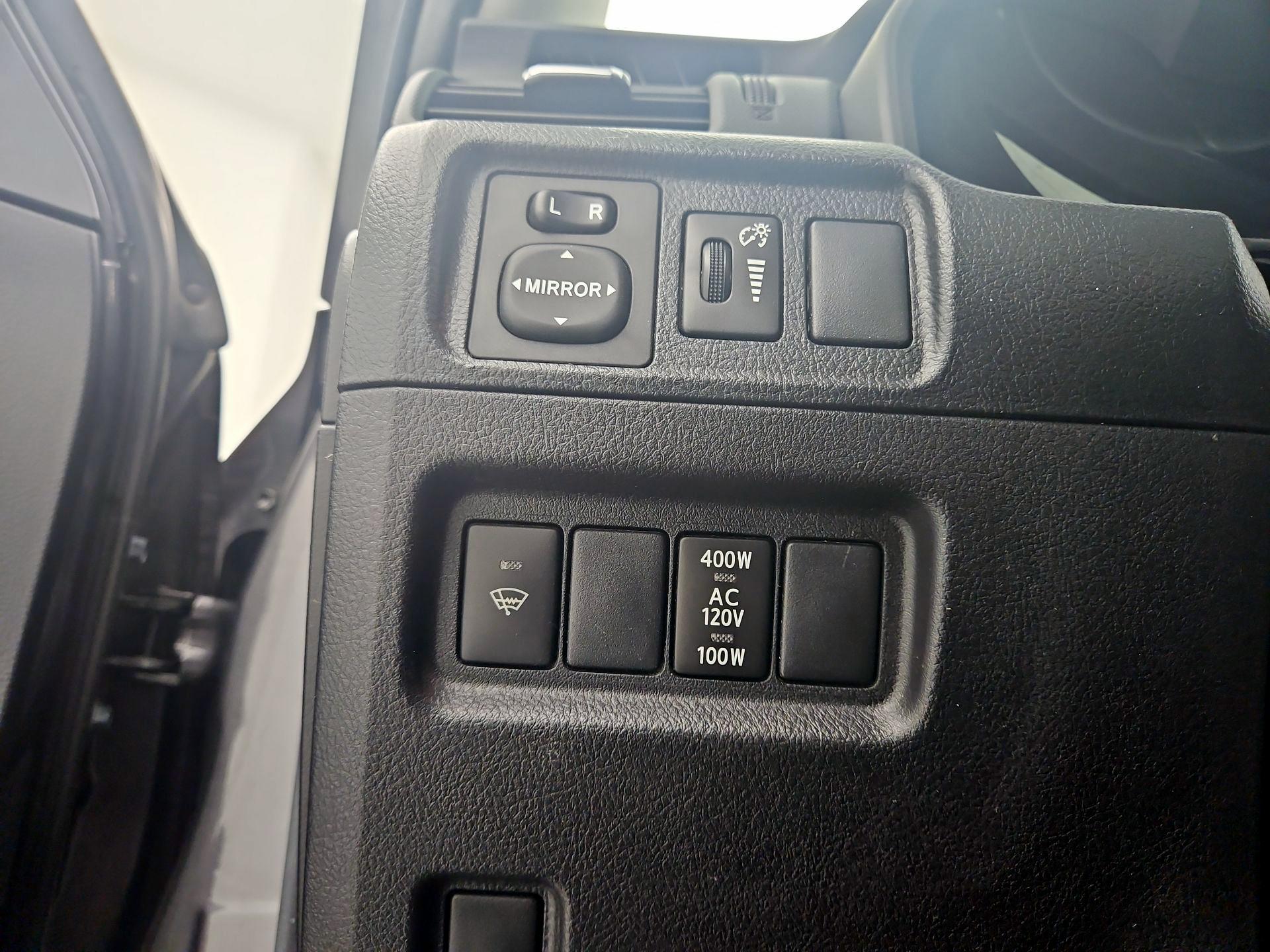 Thumbnail: 2018 Toyota 4Runner - 13