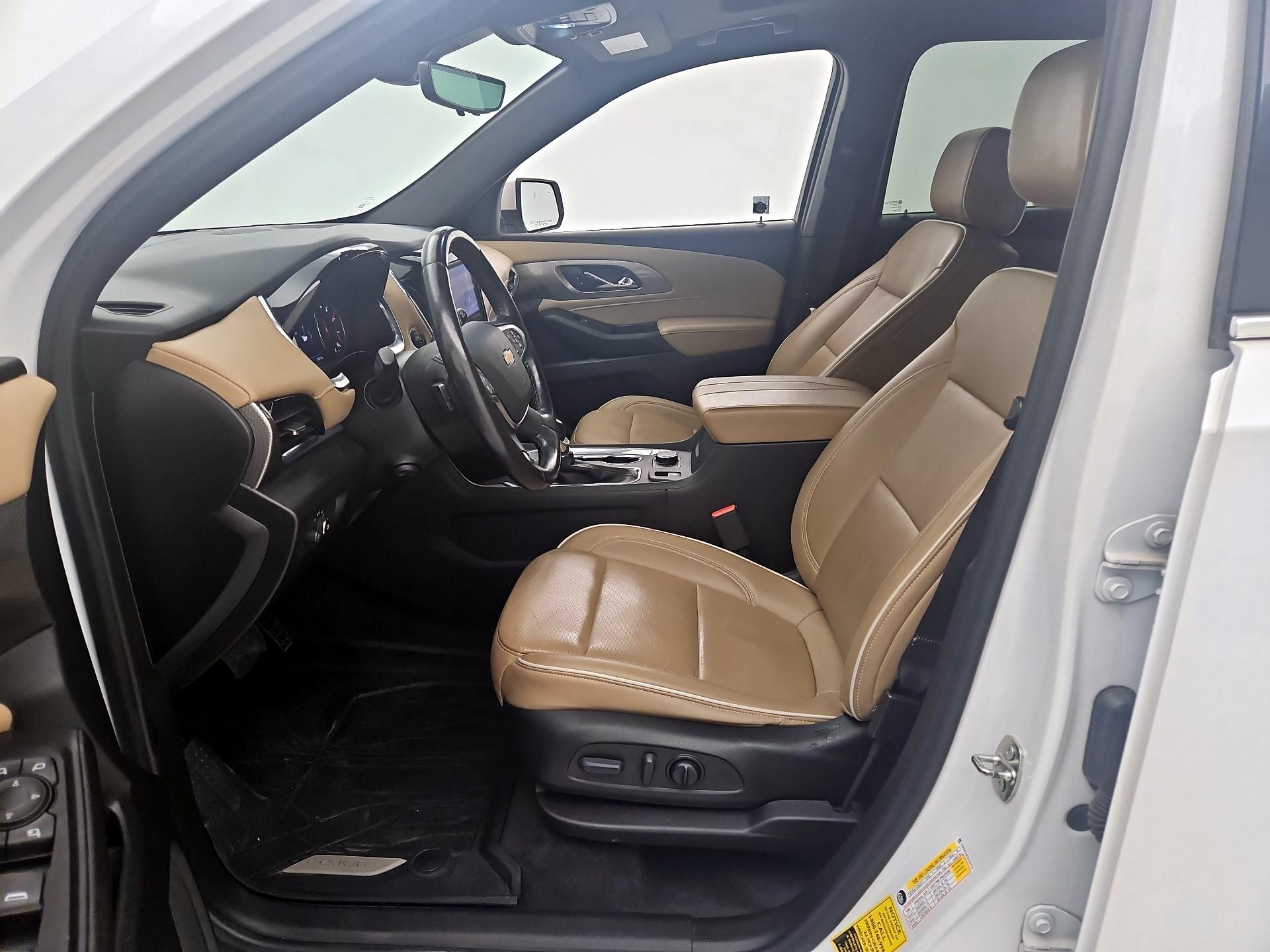 Thumbnail: 2022 Chevrolet Traverse - 11