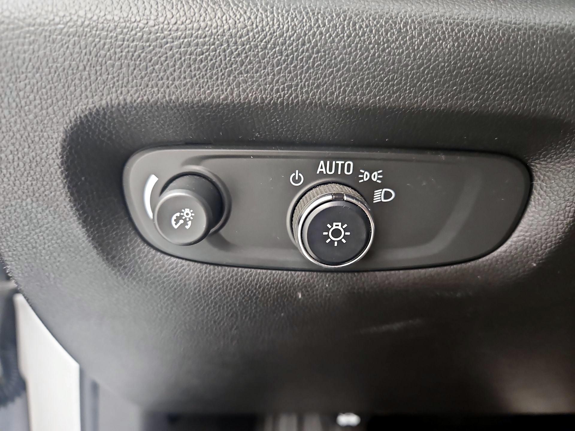 Thumbnail: 2022 Chevrolet Traverse - 13