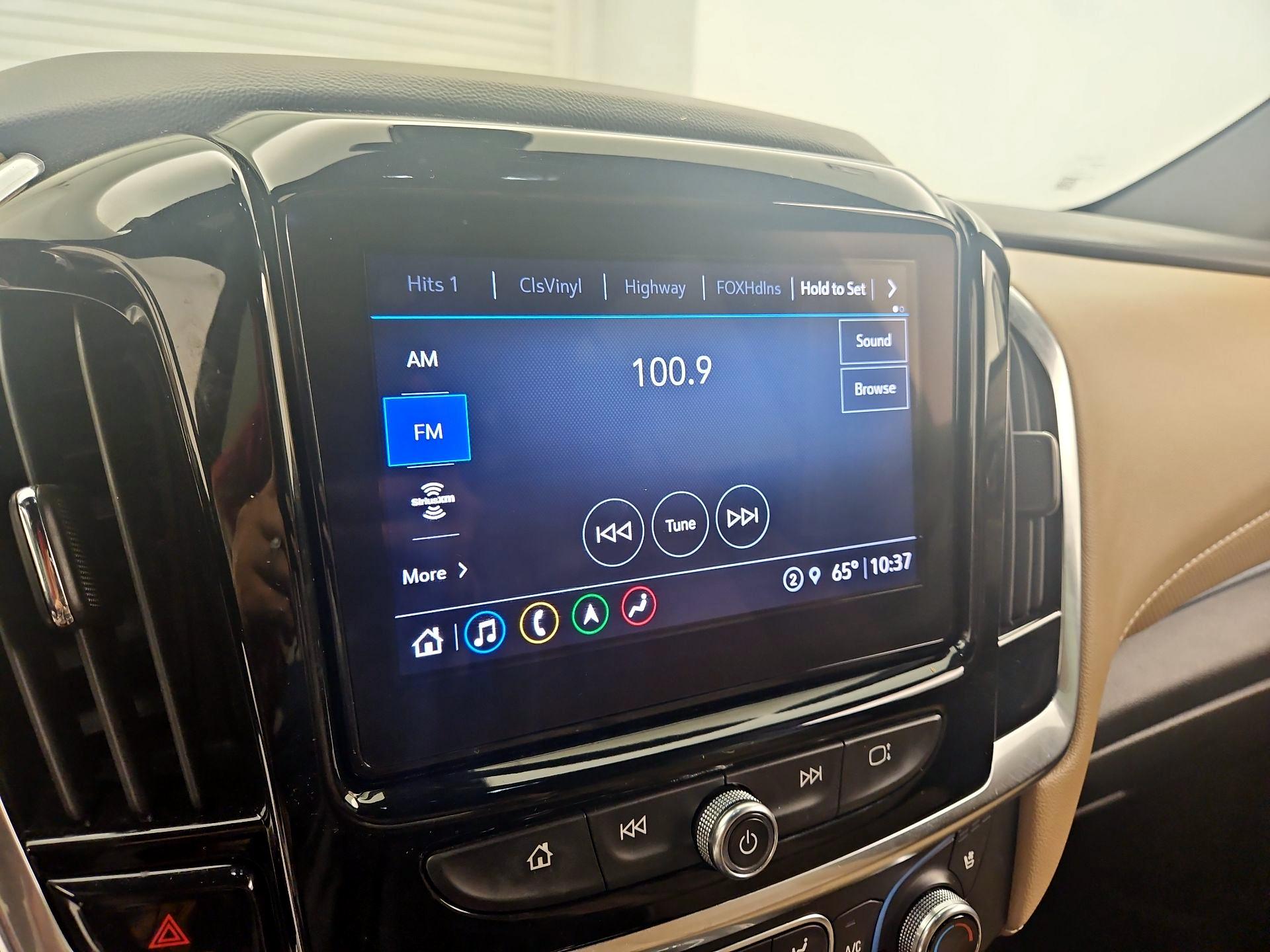 Thumbnail: 2022 Chevrolet Traverse - 16