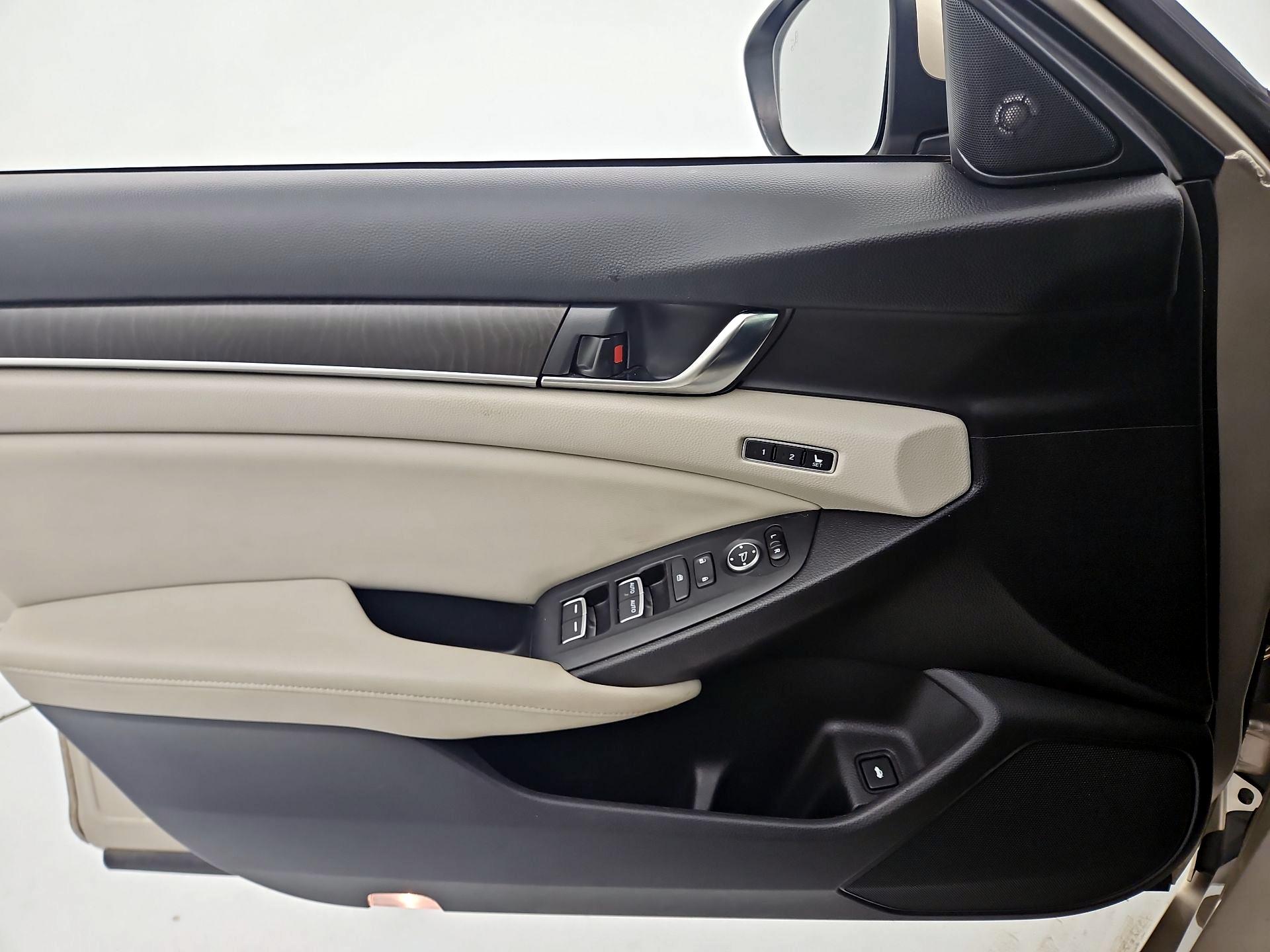 Thumbnail: 2018 Honda Accord - 12