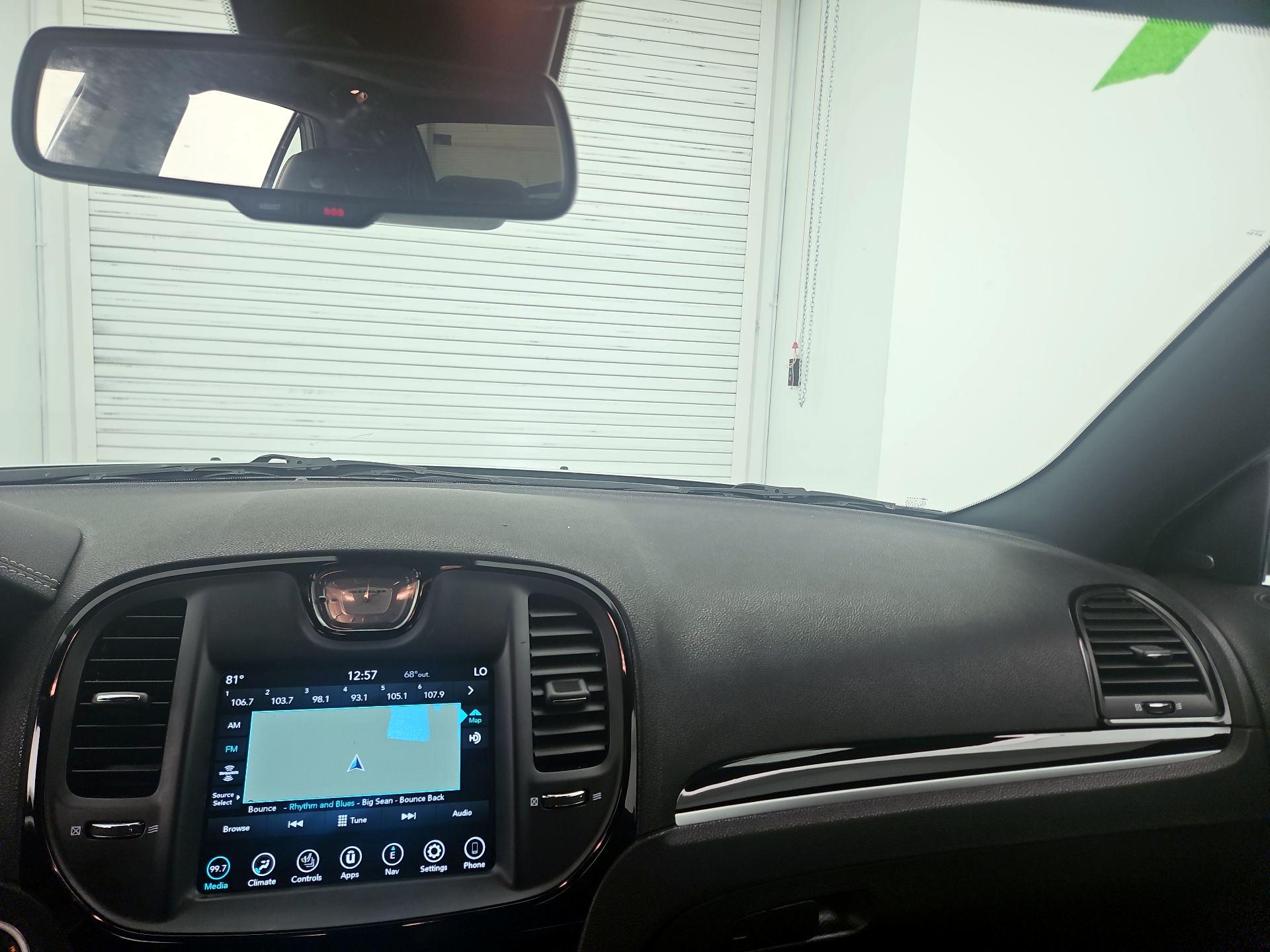 Thumbnail: 2022 Chrysler 300 - 9