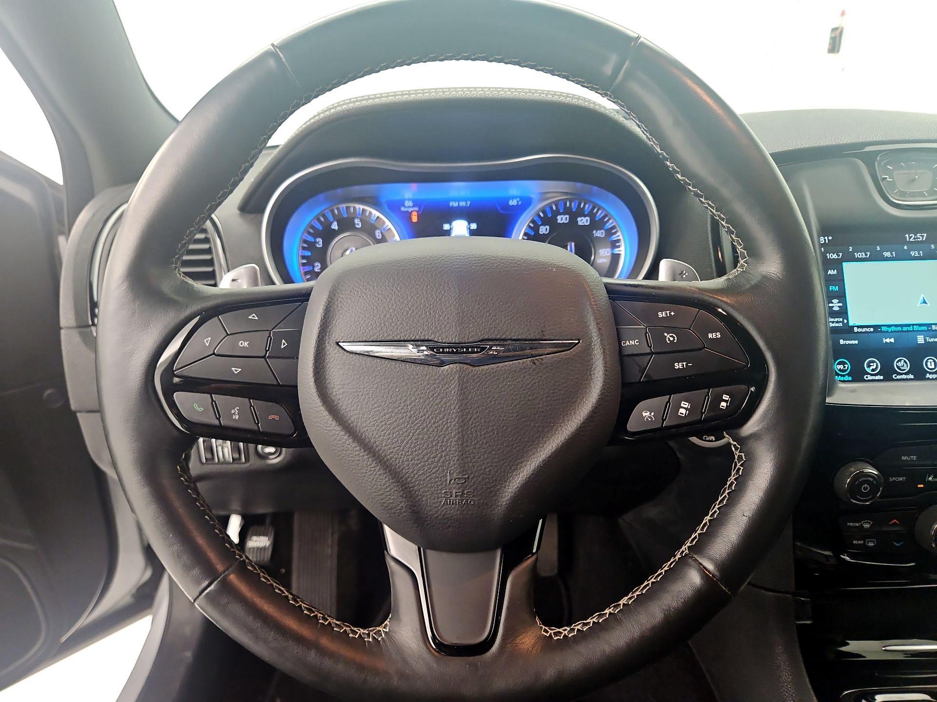 Thumbnail: 2022 Chrysler 300 - 10