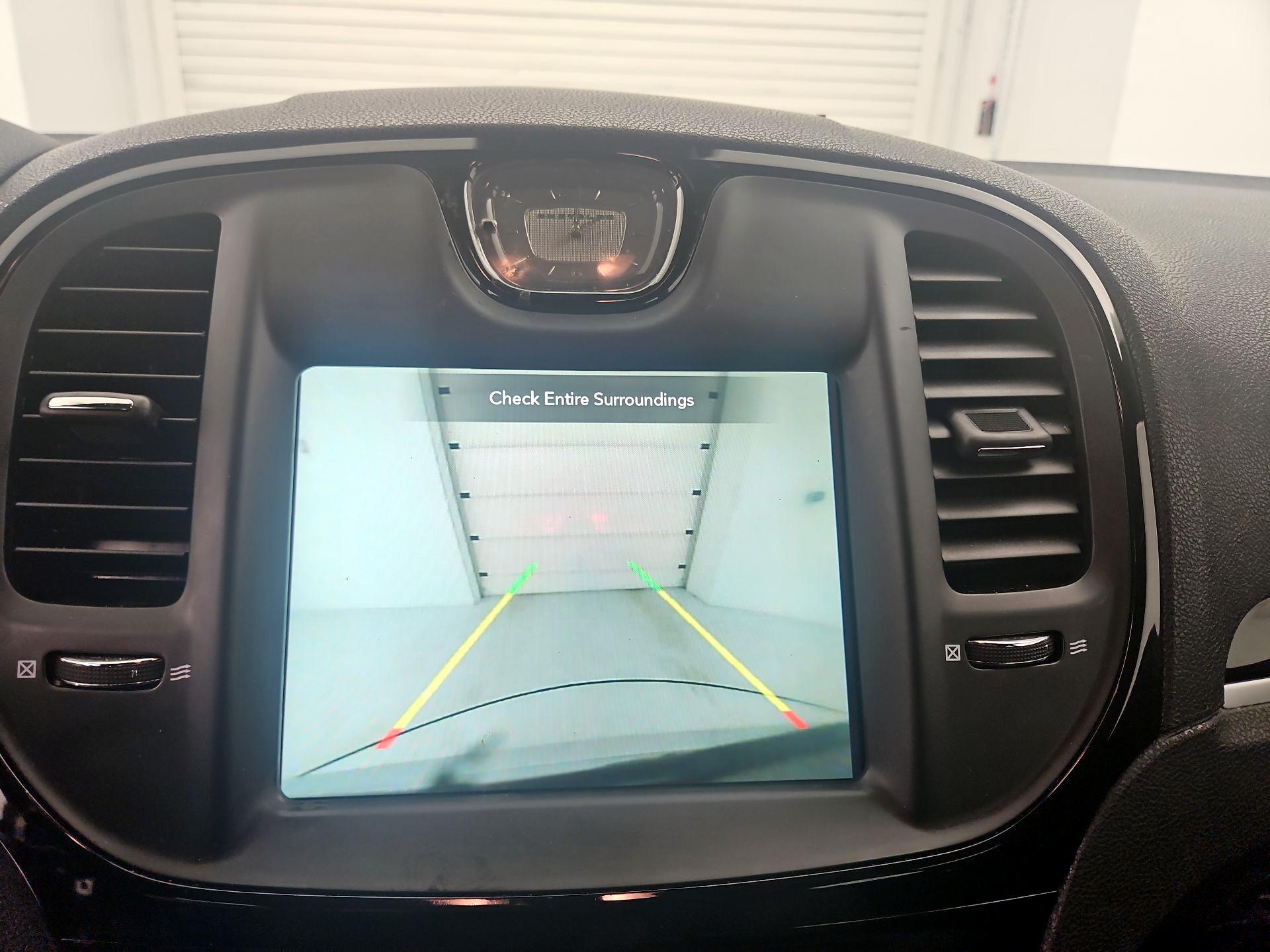 Thumbnail: 2022 Chrysler 300 - 15