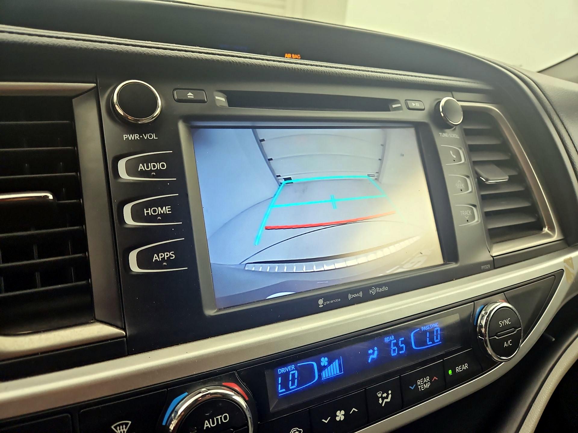 Thumbnail: 2018 Toyota Highlander - 14