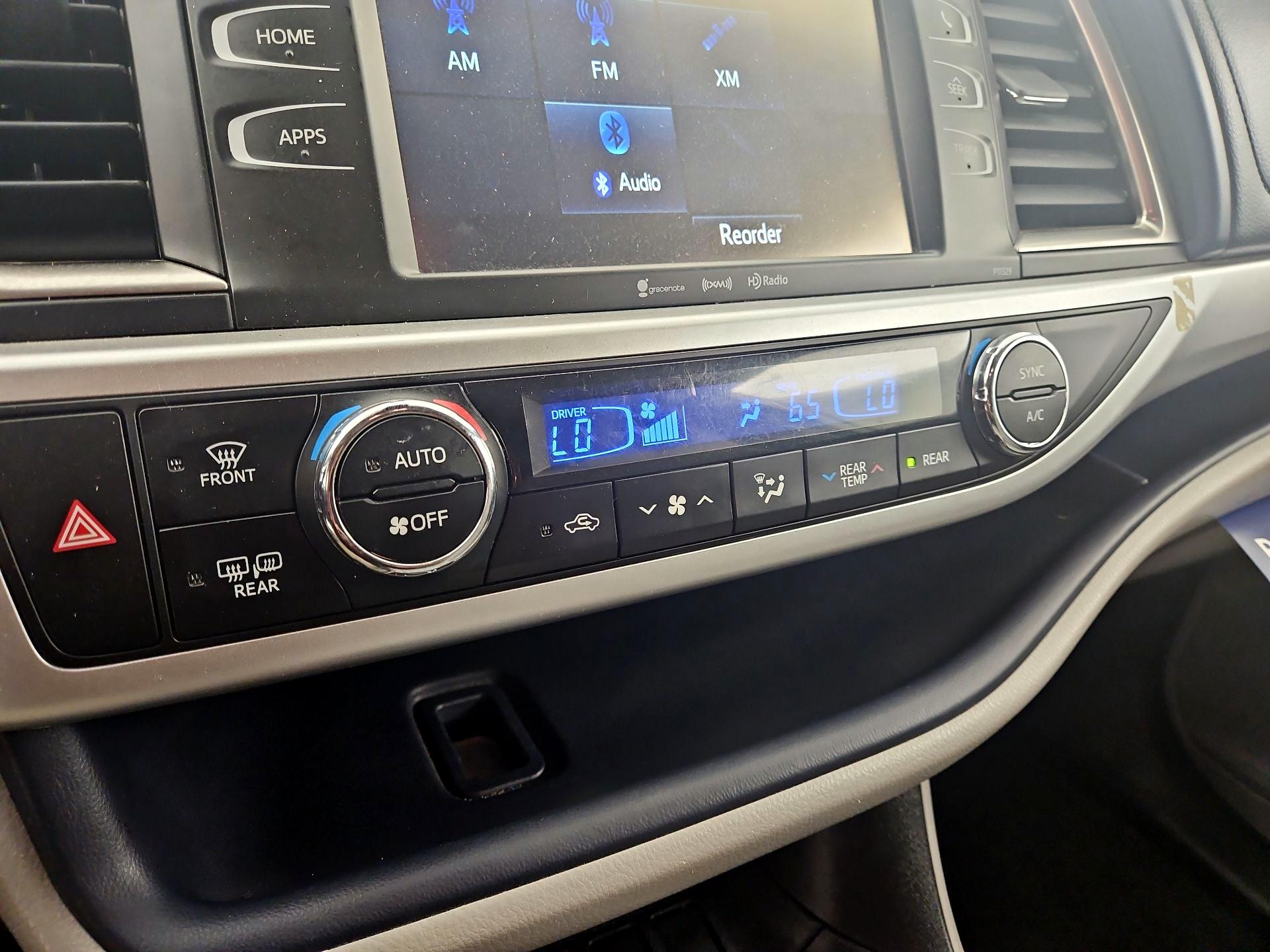 Thumbnail: 2018 Toyota Highlander - 16