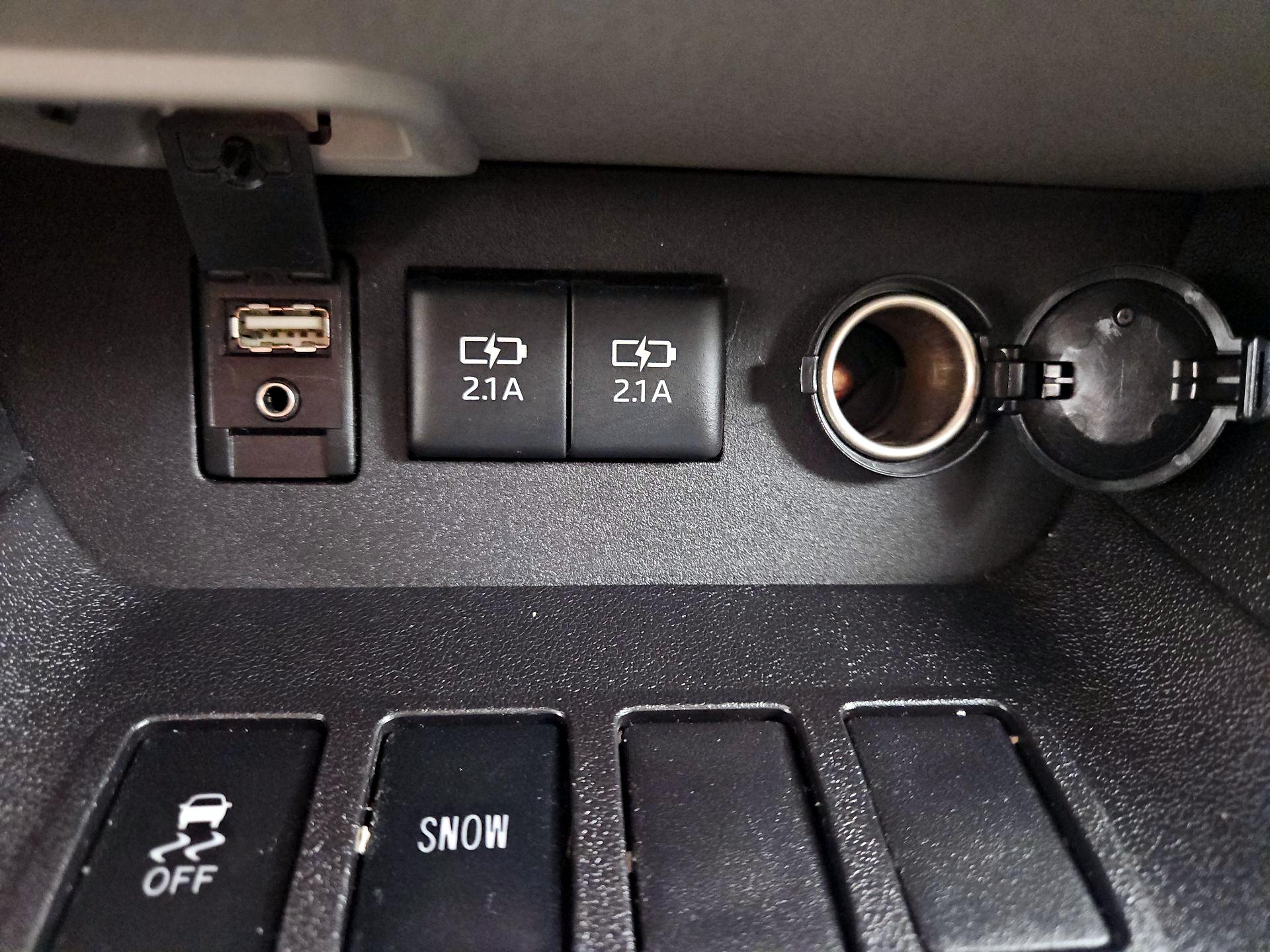 Thumbnail: 2018 Toyota Highlander - 18