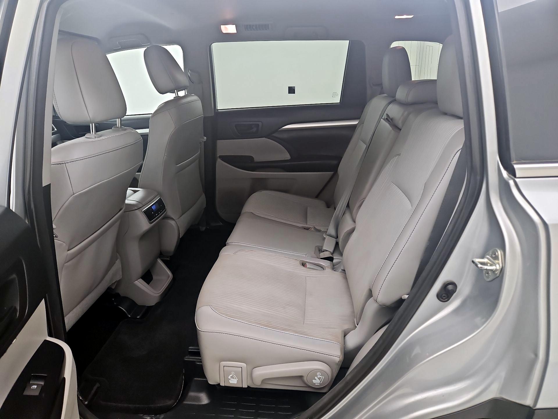 Thumbnail: 2018 Toyota Highlander - 19