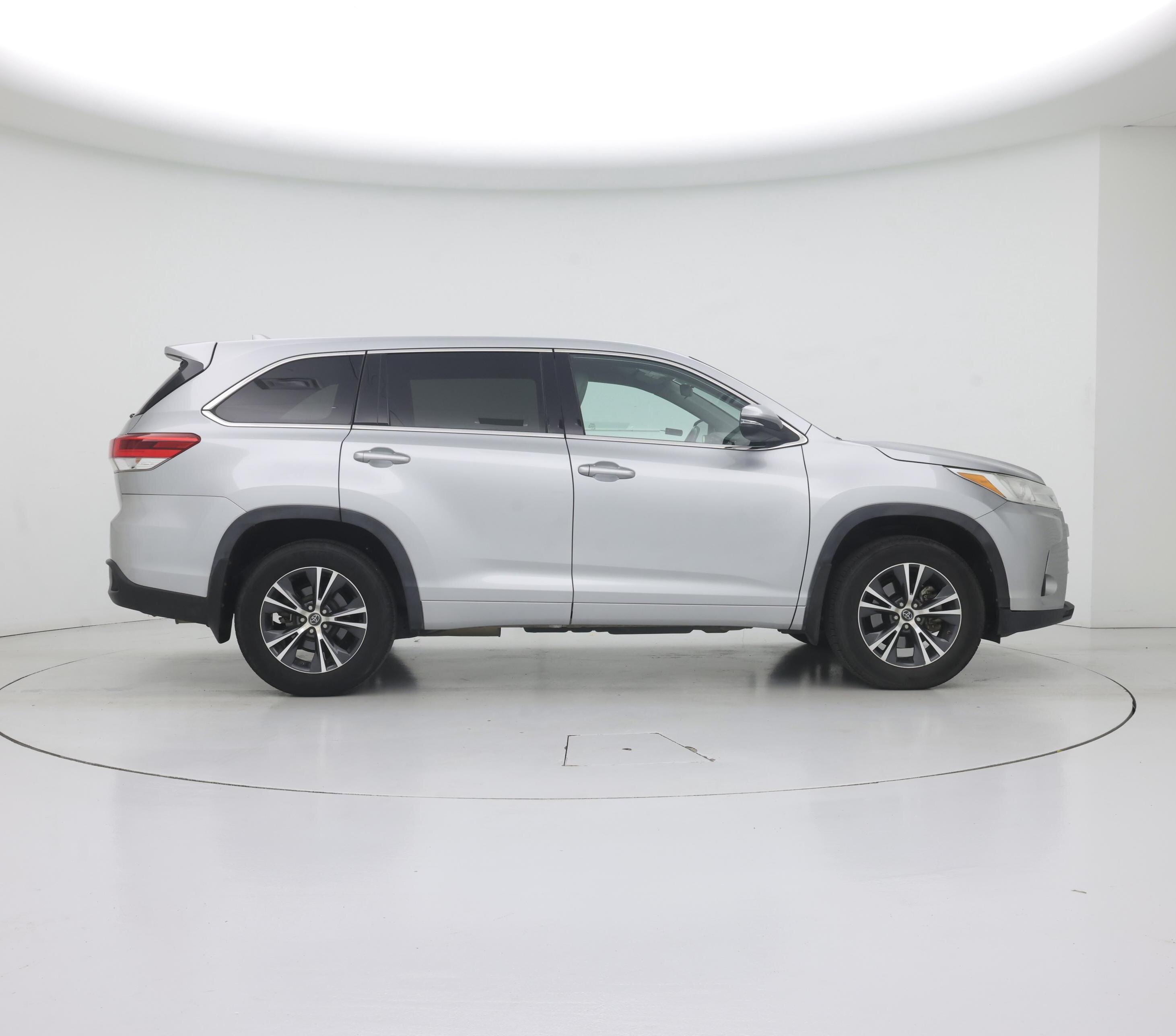 Thumbnail: 2018 Toyota Highlander - 7