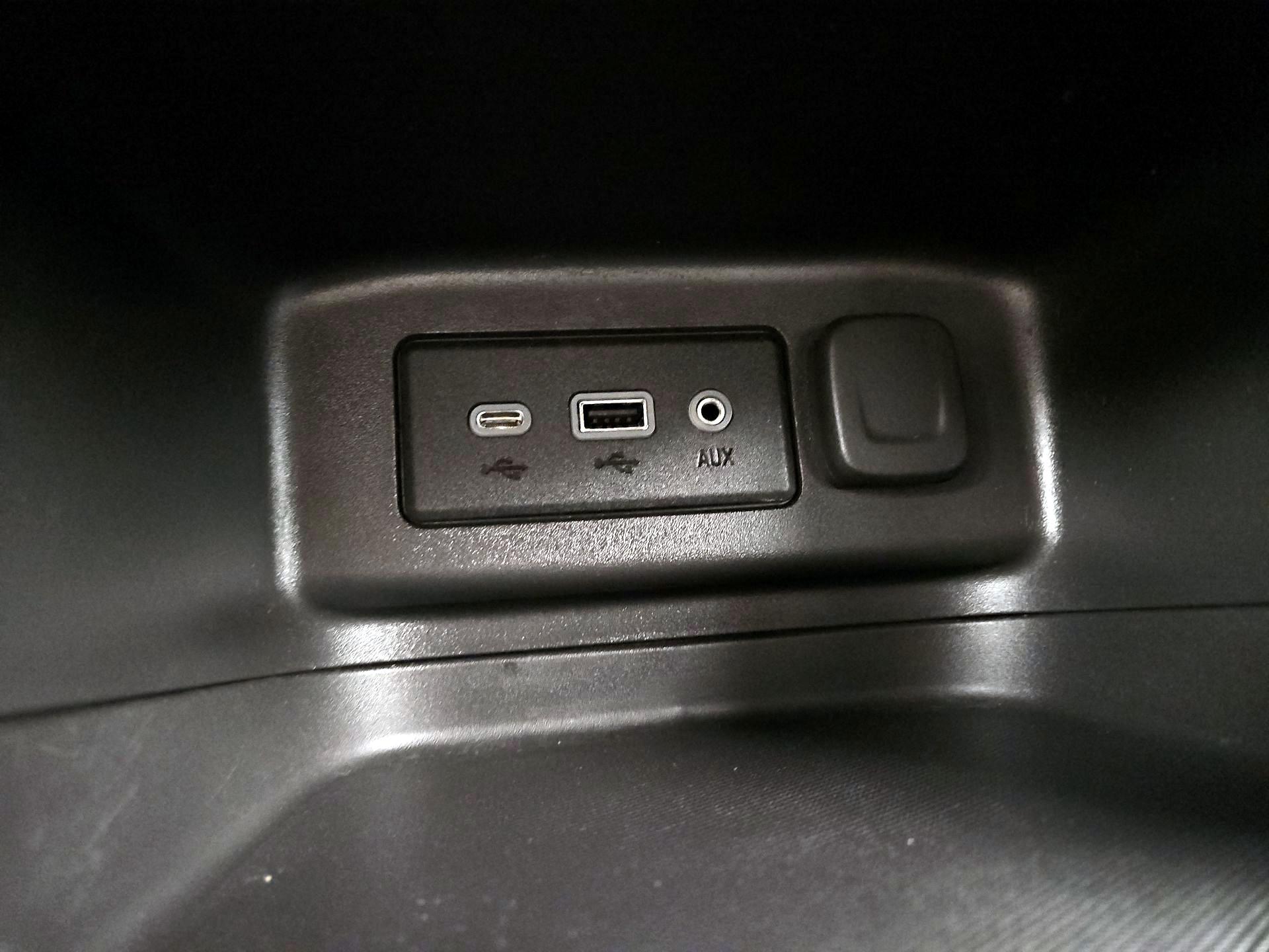 Thumbnail: 2024 Chevrolet Equinox - 18