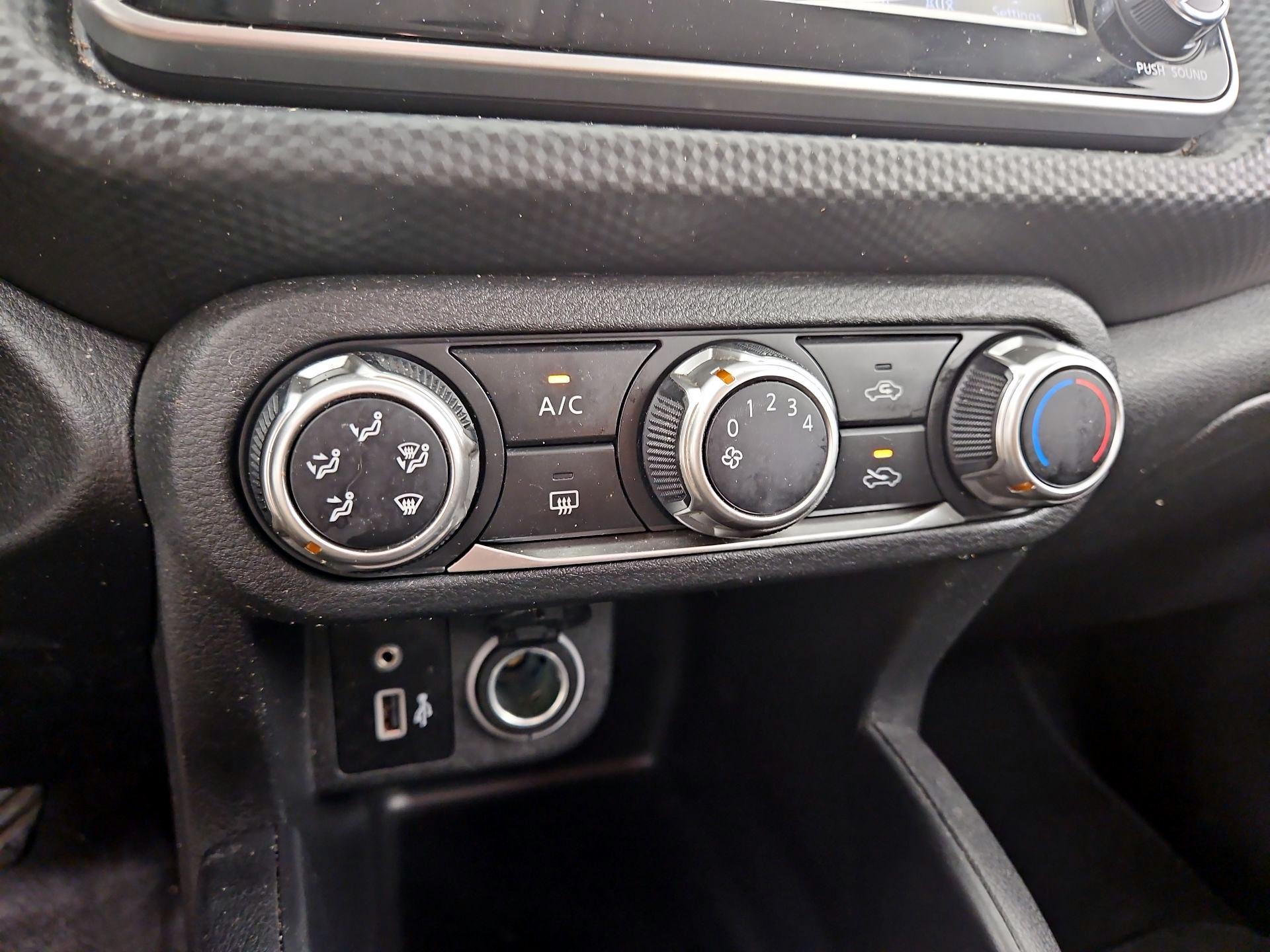 Thumbnail: 2021 Nissan Kicks - 16