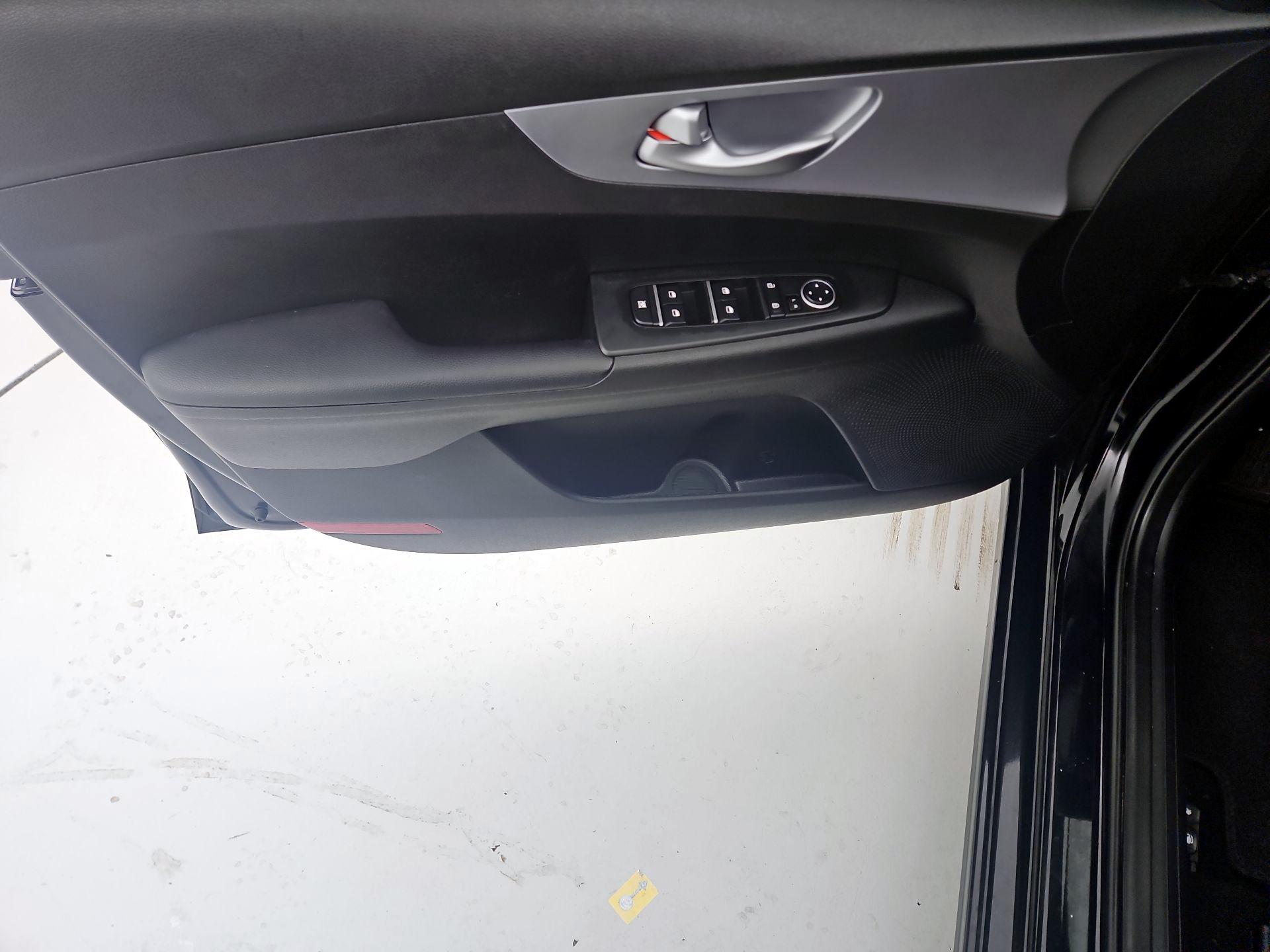 Thumbnail: 2023 Kia Forte - 12