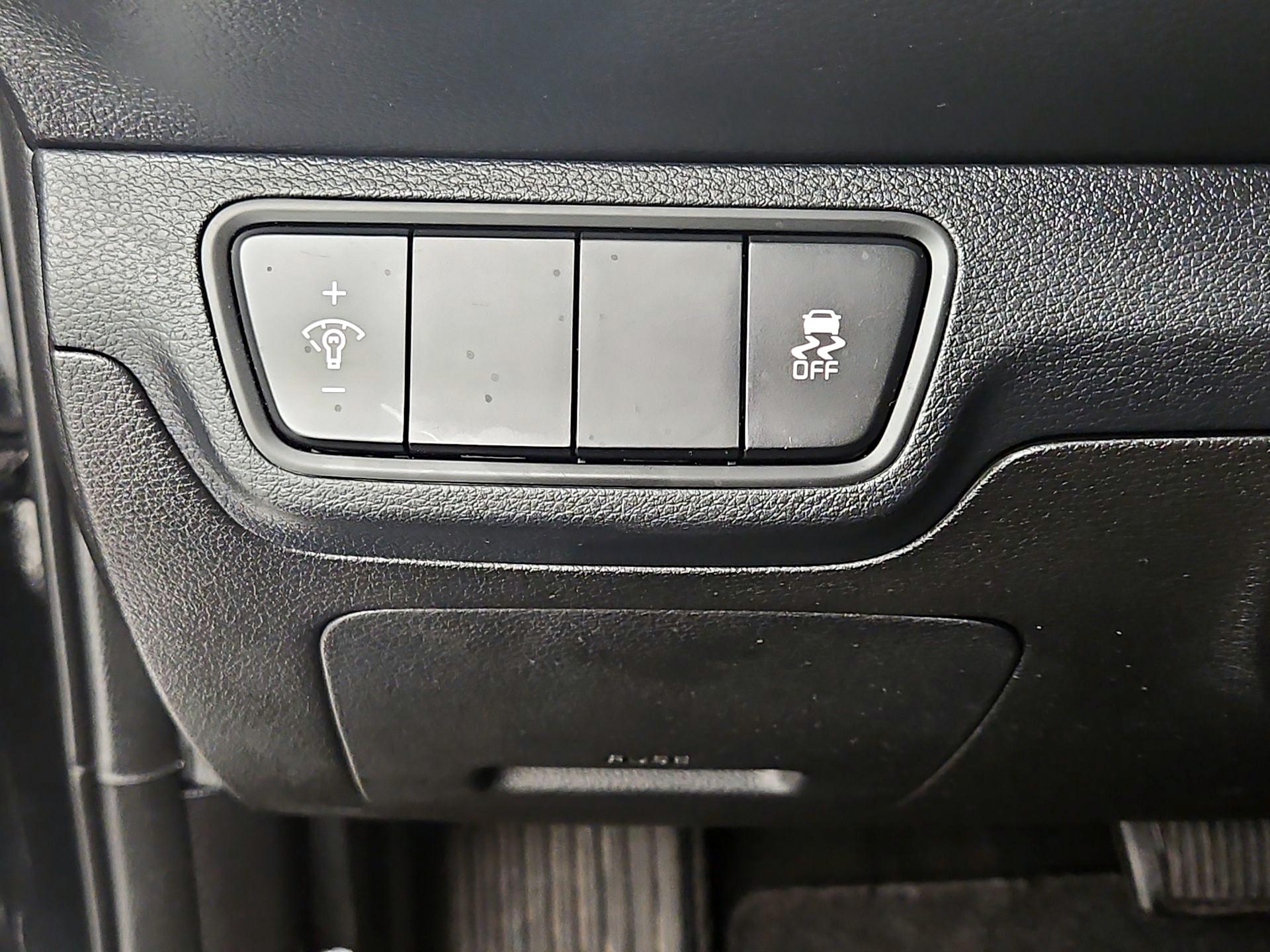 Thumbnail: 2023 Kia Forte - 13