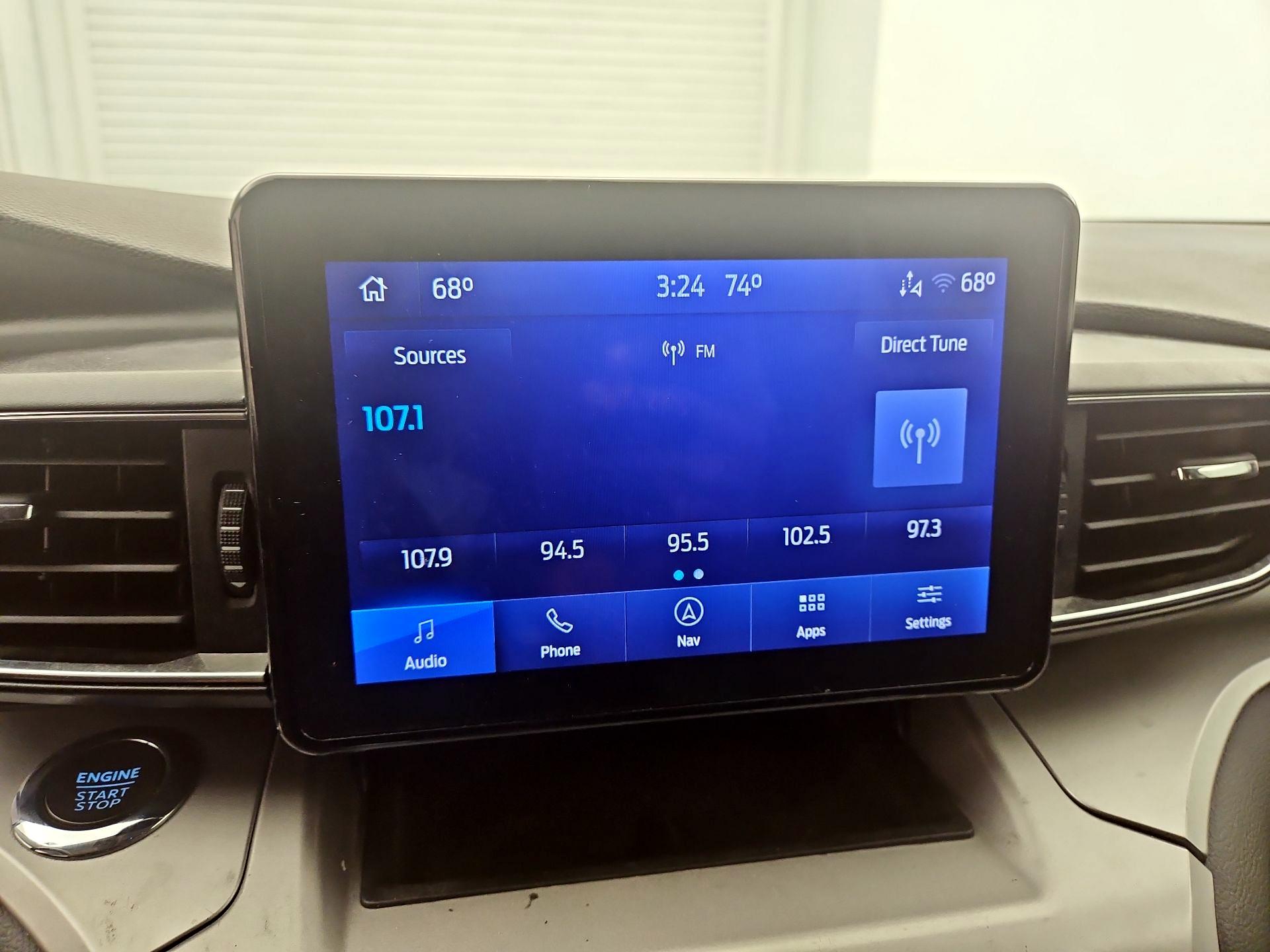 Thumbnail: 2022 Ford Explorer - 16