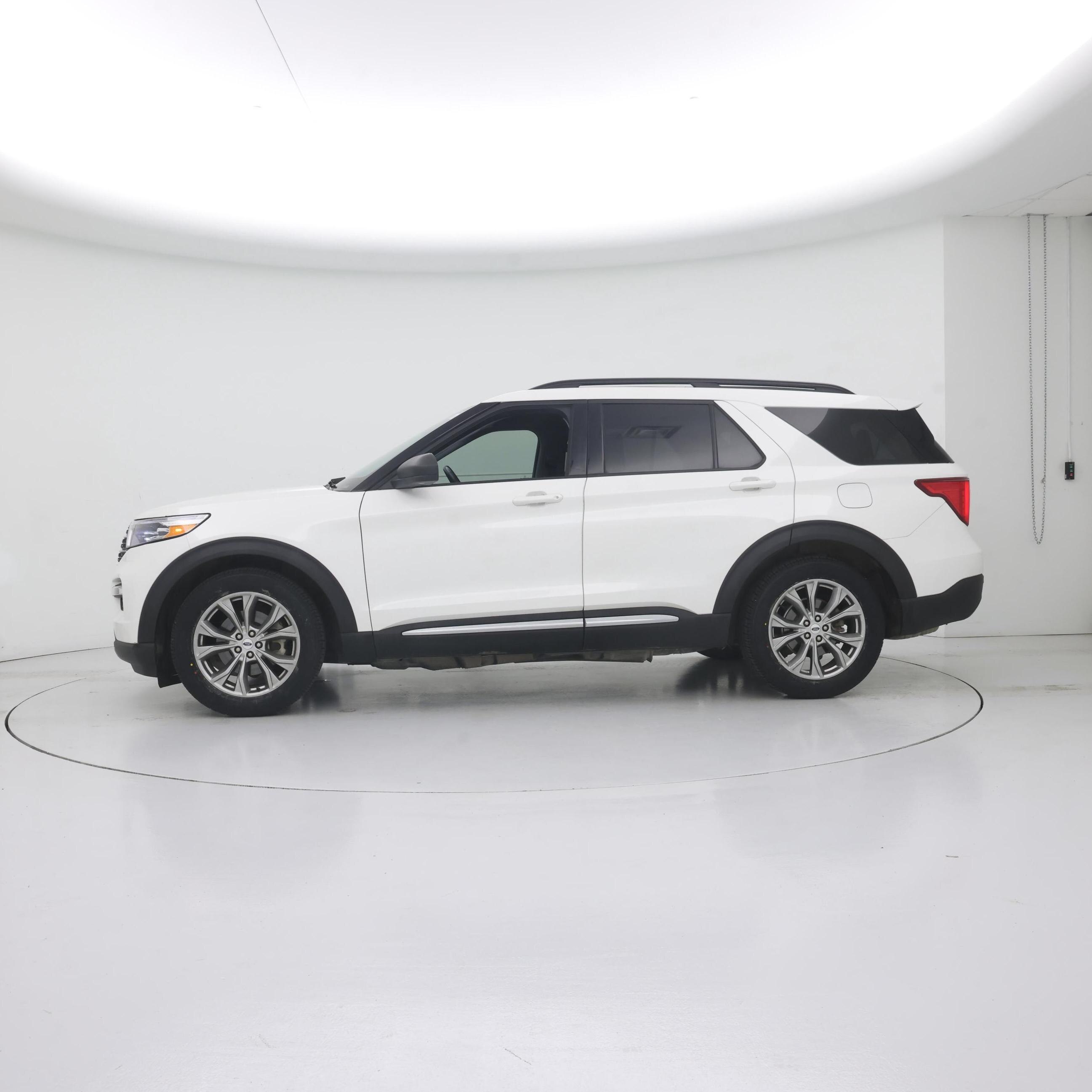 Thumbnail: 2022 Ford Explorer - 3