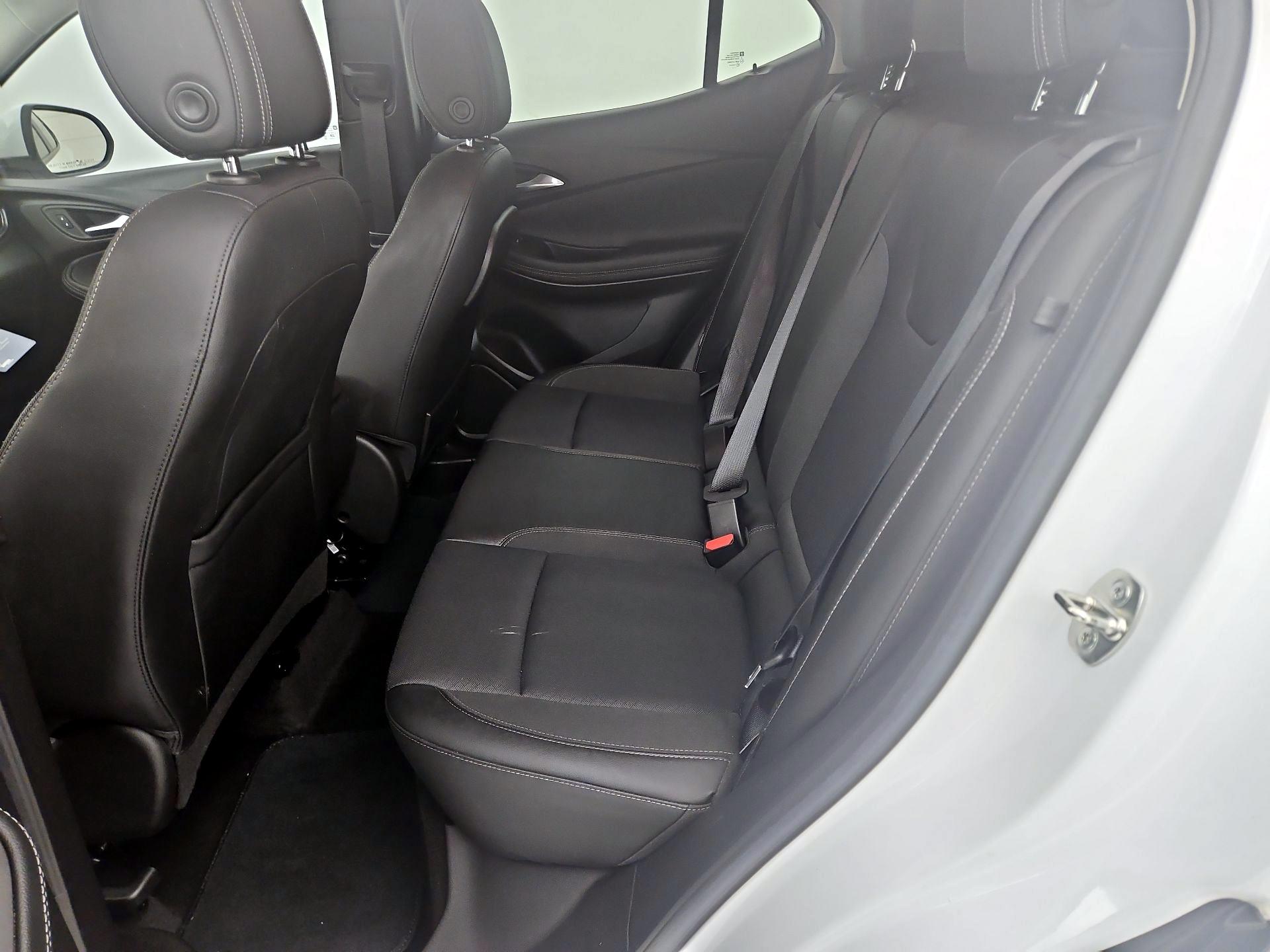 Thumbnail: 2022 Buick Encore GX - 19