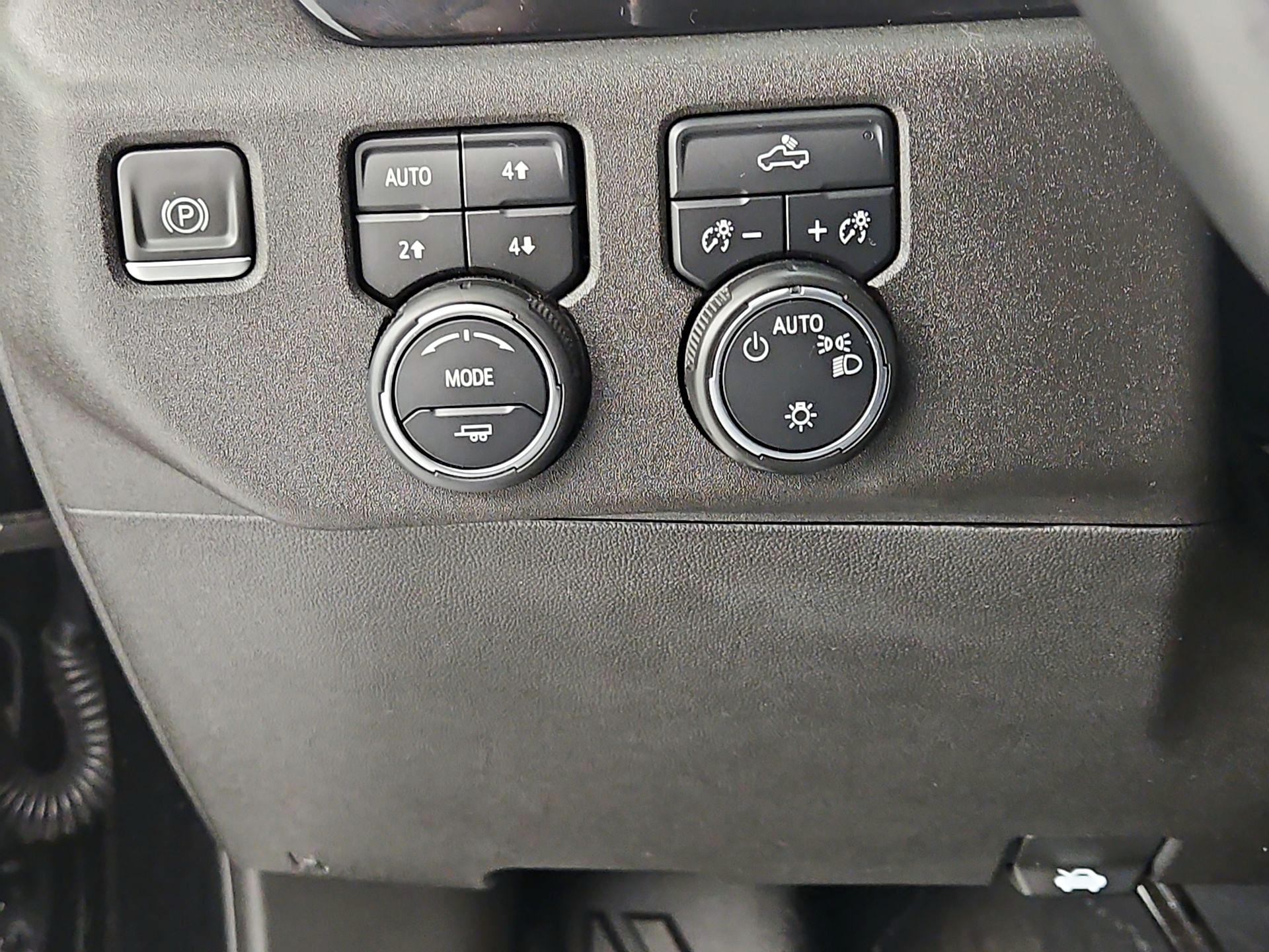 Thumbnail: 2023 Chevrolet Silverado 1500 - 13