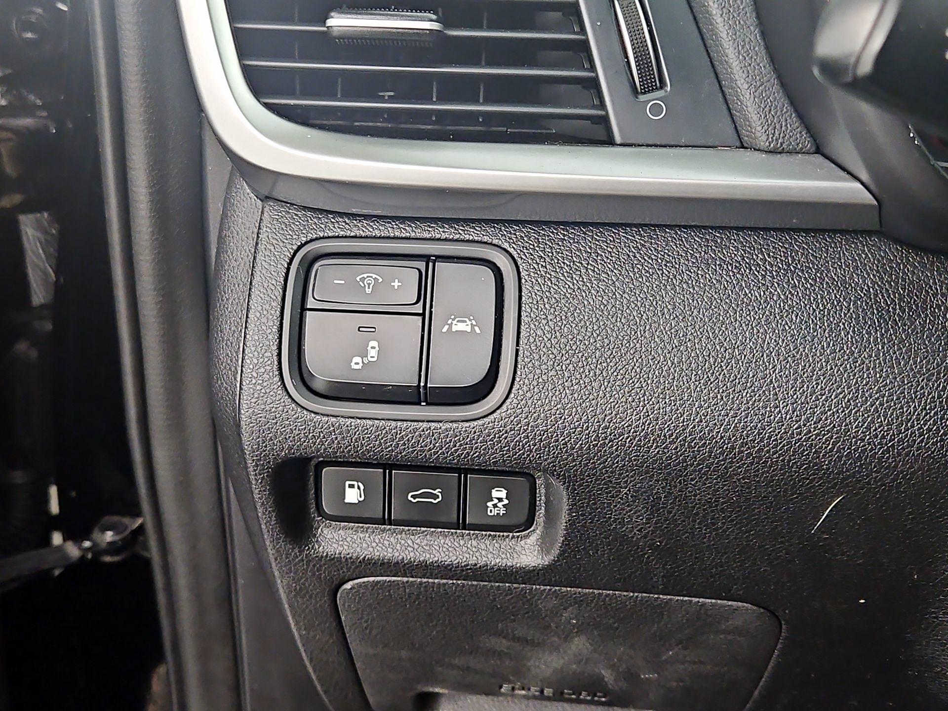 Thumbnail: 2020 Kia Optima - 13