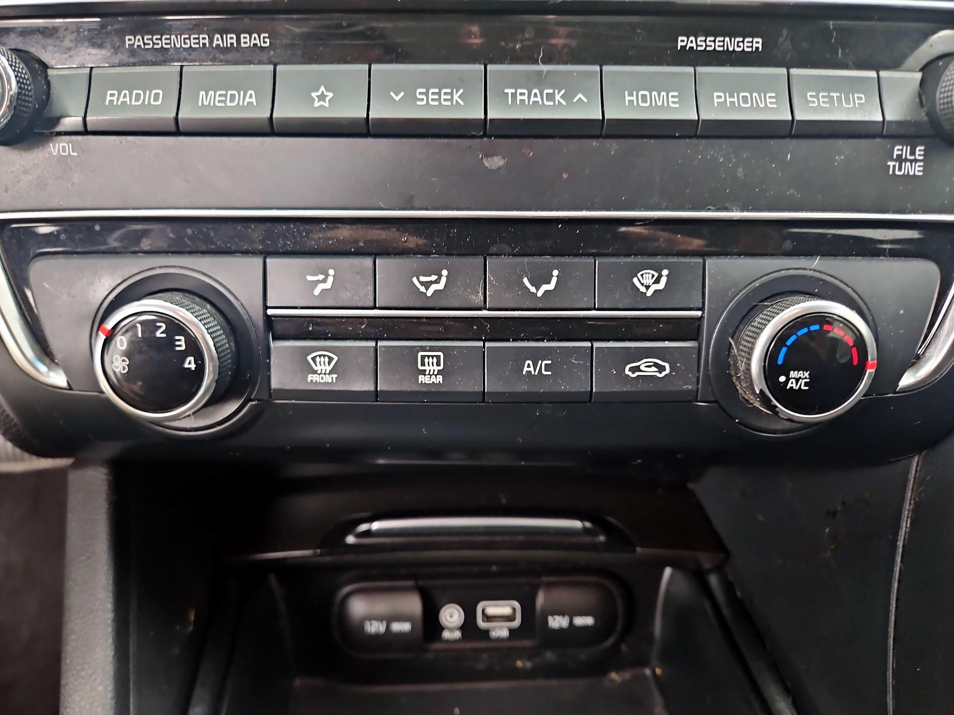 Thumbnail: 2020 Kia Optima - 16