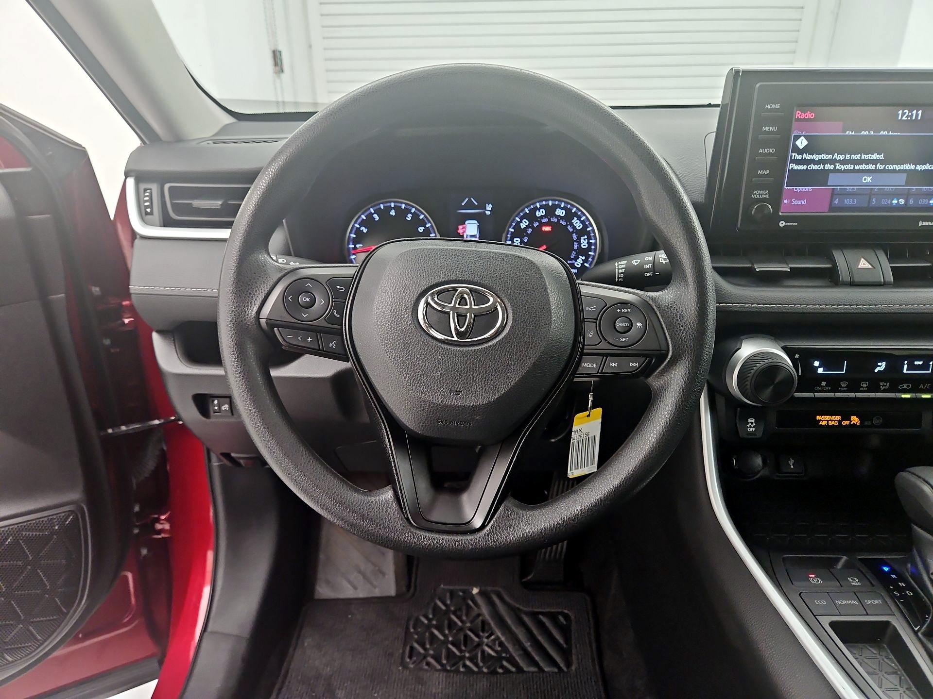 Thumbnail: 2021 Toyota RAV4 - 10