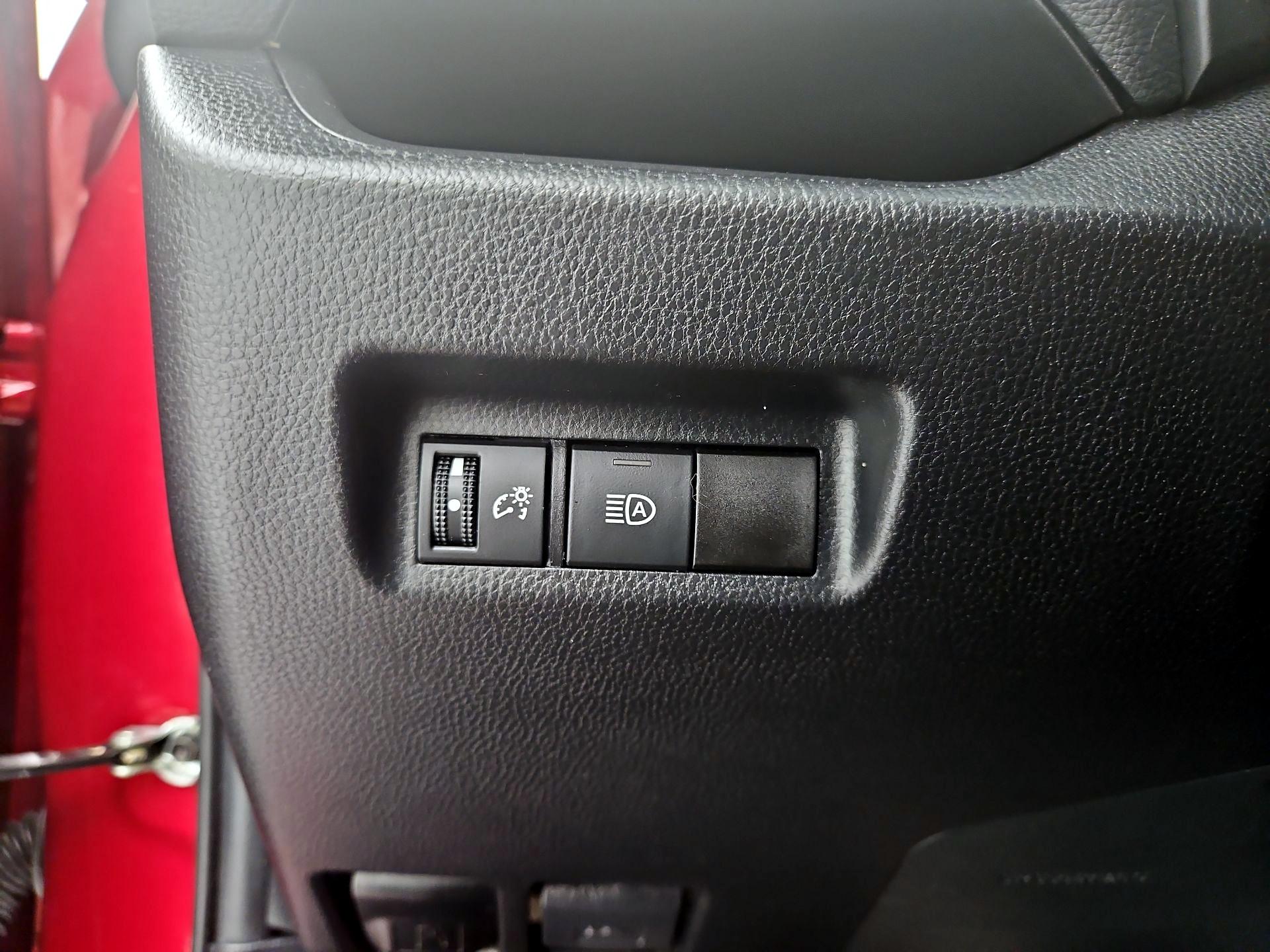 Thumbnail: 2021 Toyota RAV4 - 13