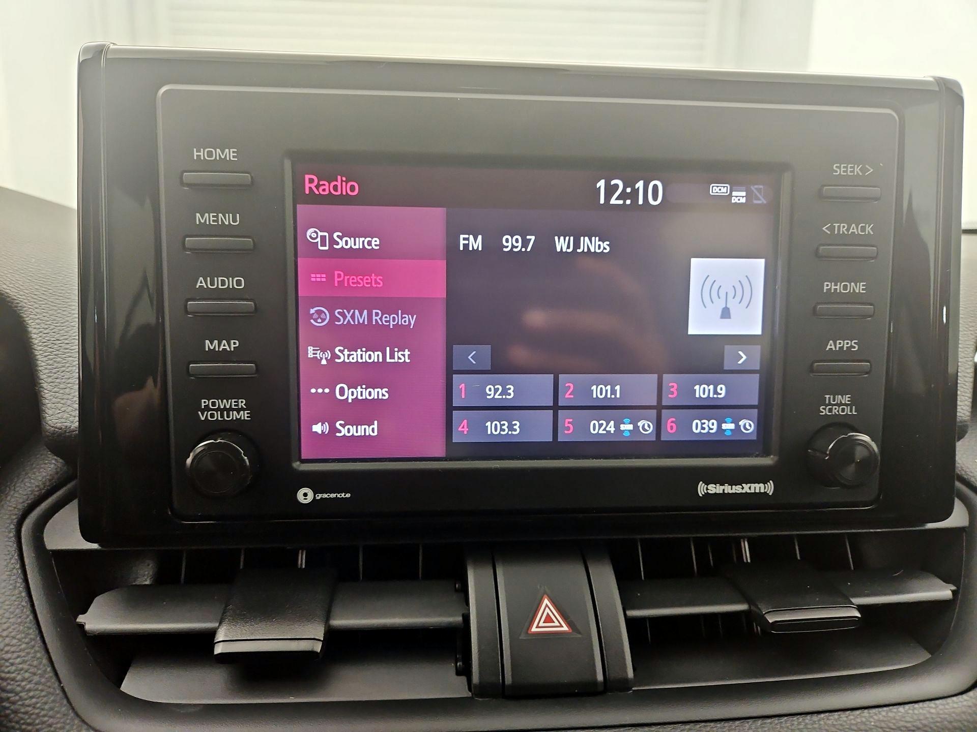 Thumbnail: 2021 Toyota RAV4 - 15