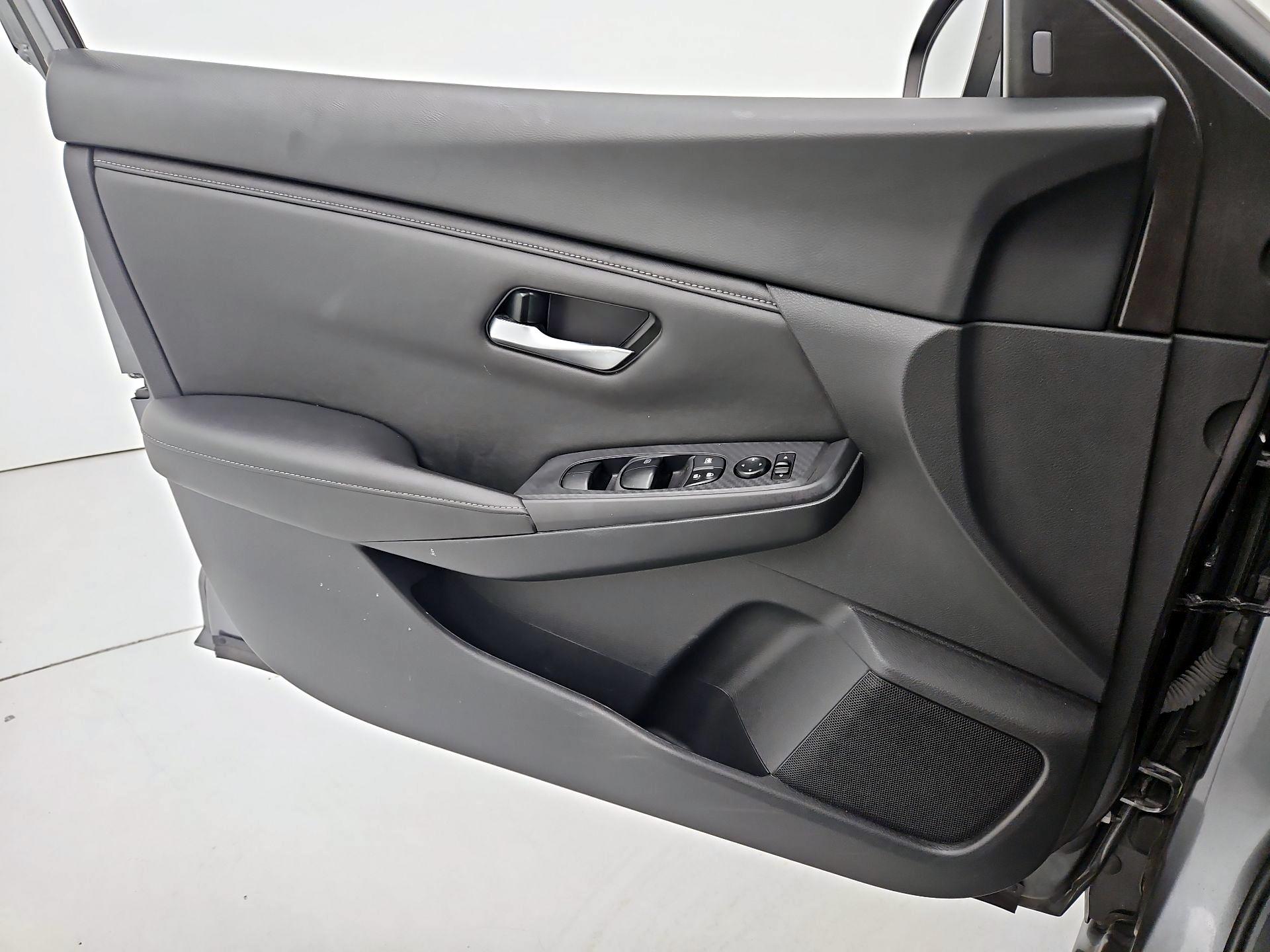 Thumbnail: 2023 Nissan Sentra - 12