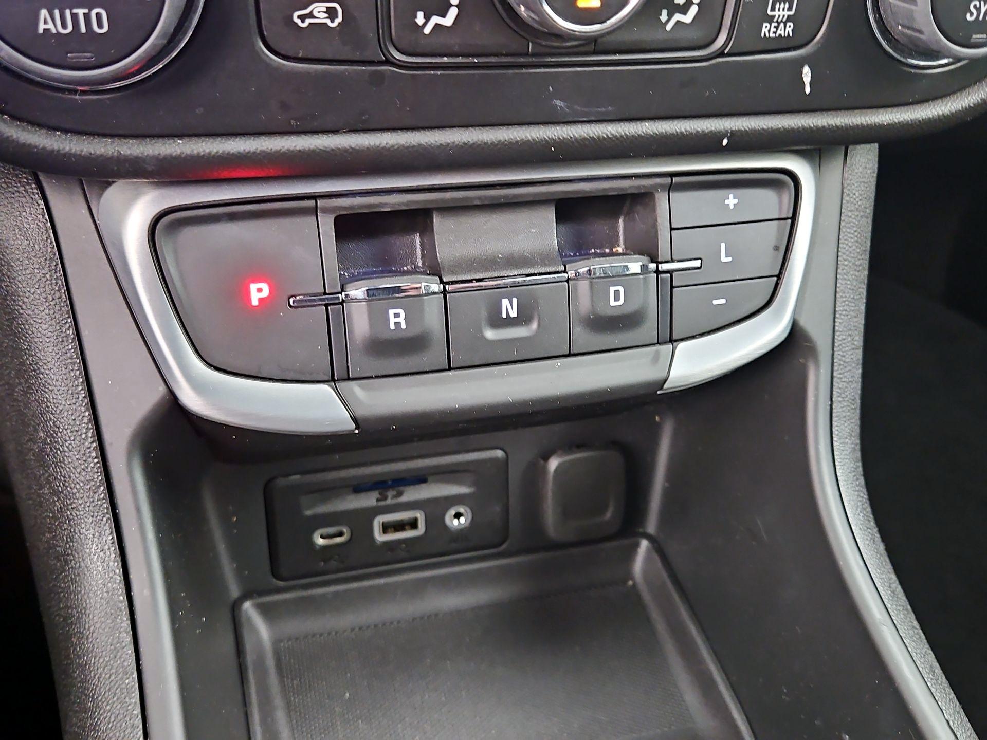 Thumbnail: 2022 GMC Terrain - 17