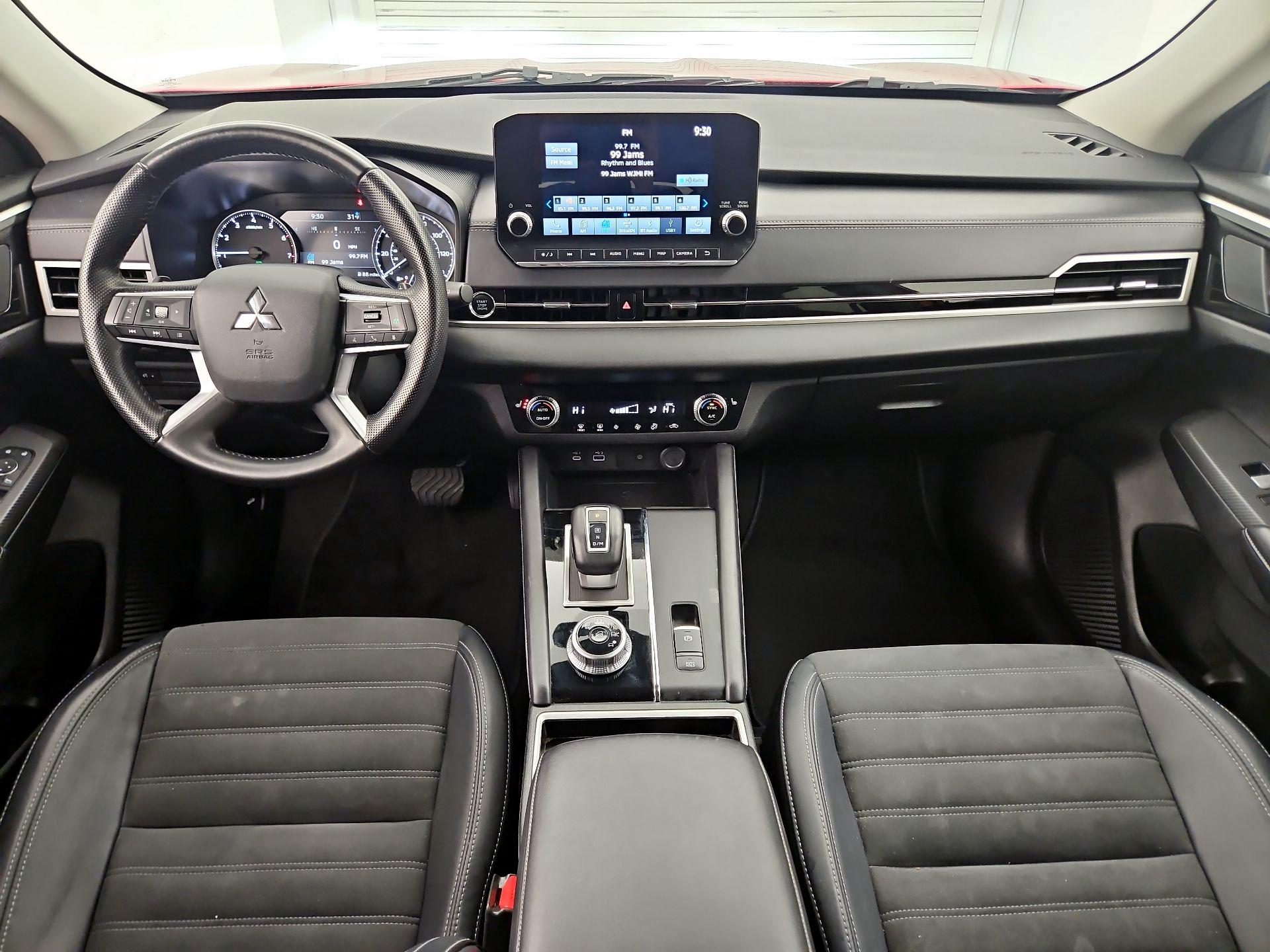 Thumbnail: 2024 Mitsubishi Outlander - 9