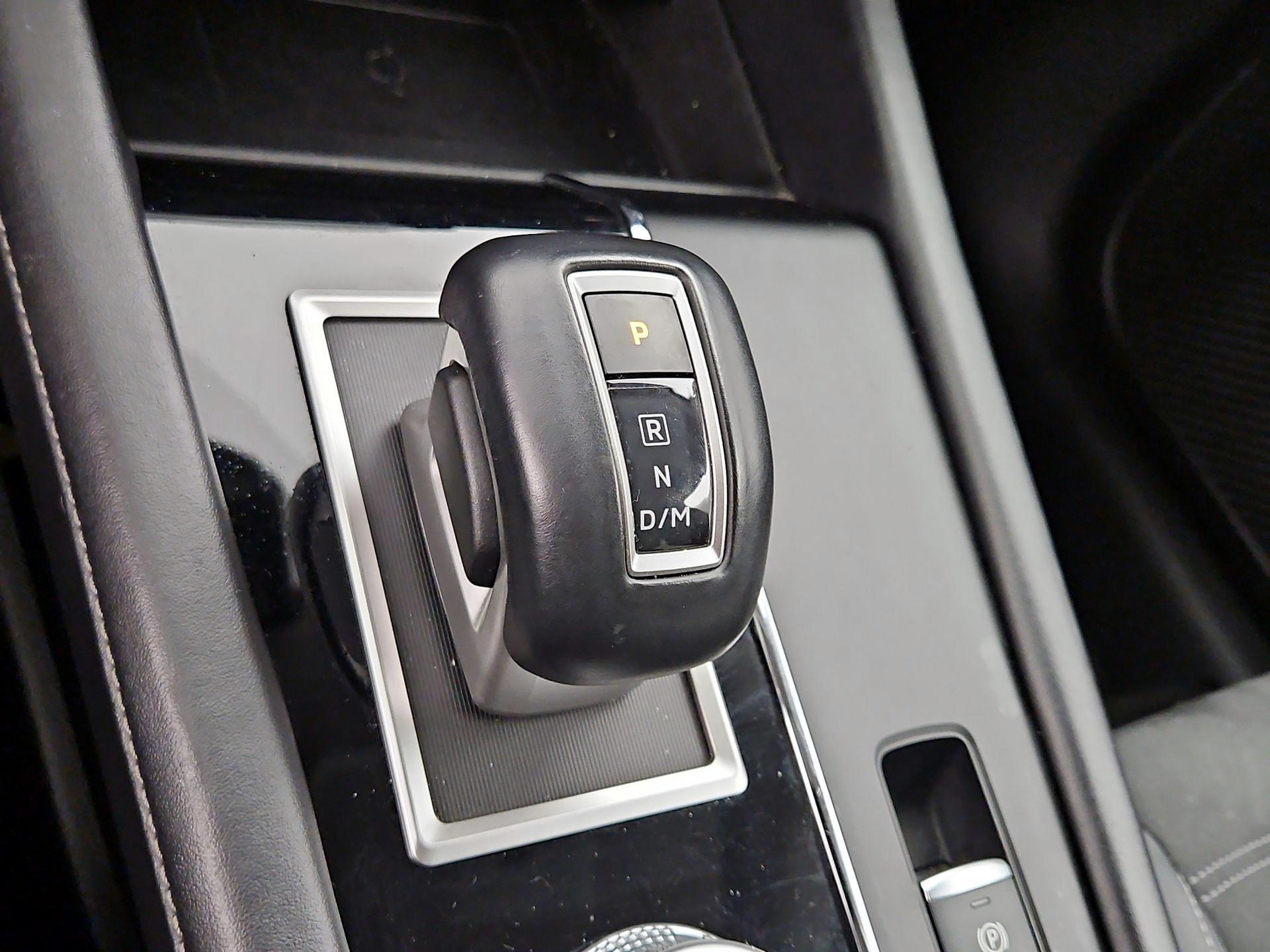 Thumbnail: 2024 Mitsubishi Outlander - 17