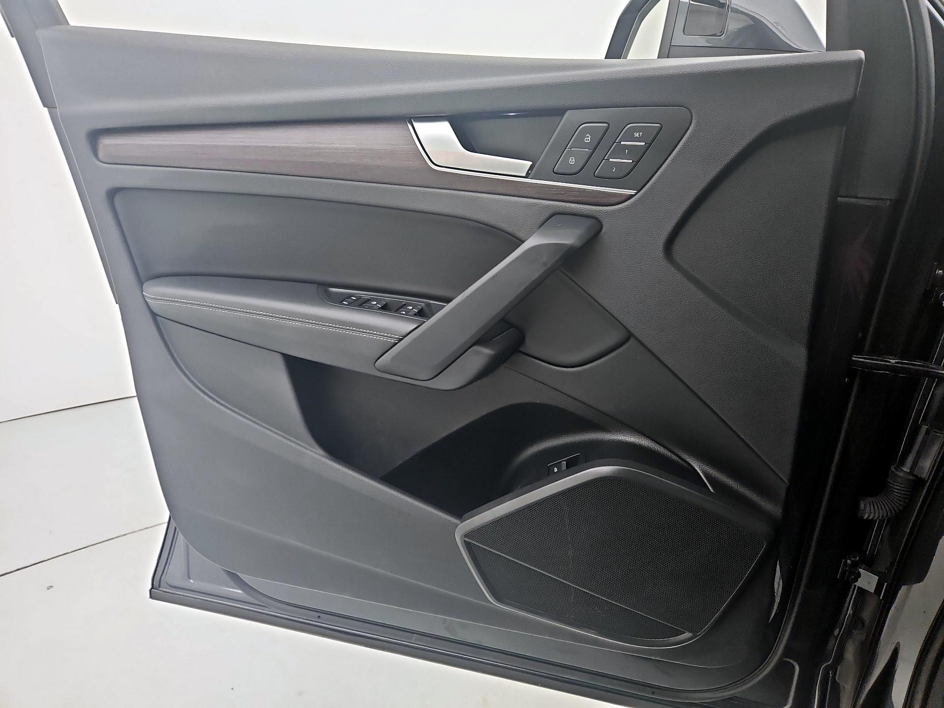 Thumbnail: 2021 Audi Q5 - 12