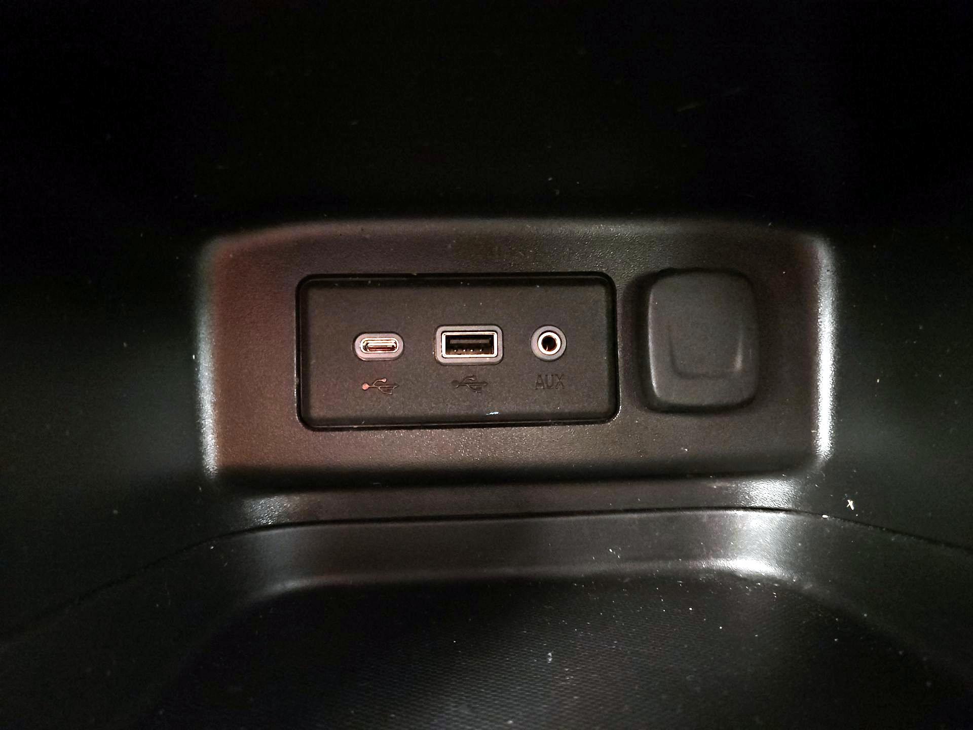 Thumbnail: 2023 Chevrolet Equinox - 18