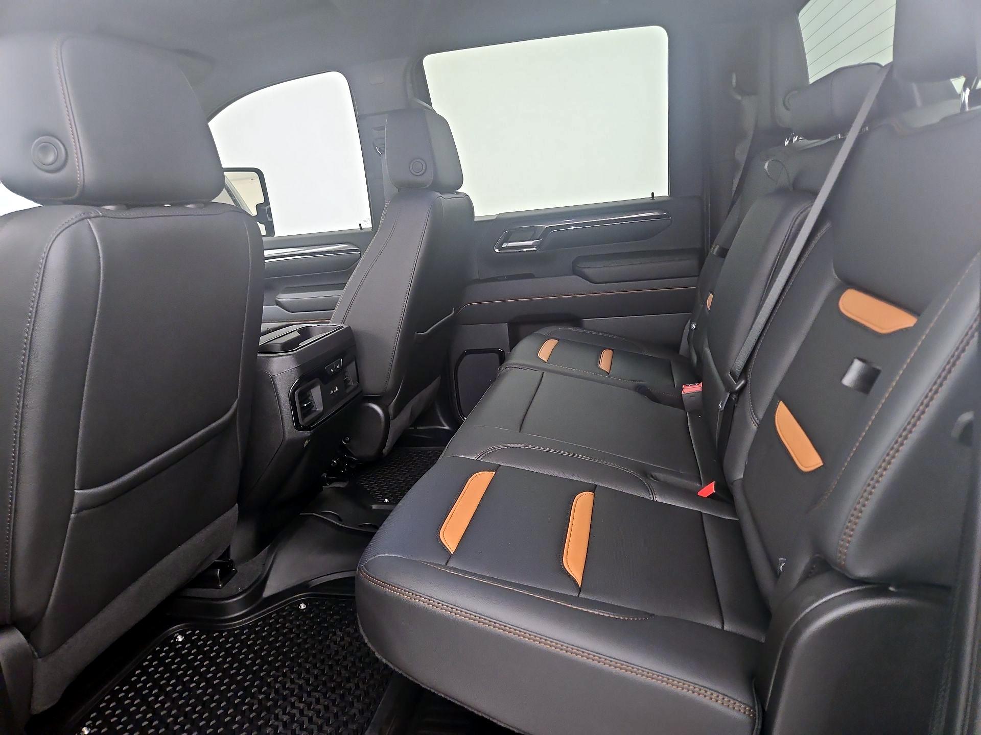 Thumbnail: 2024 GMC Sierra 2500 - 19