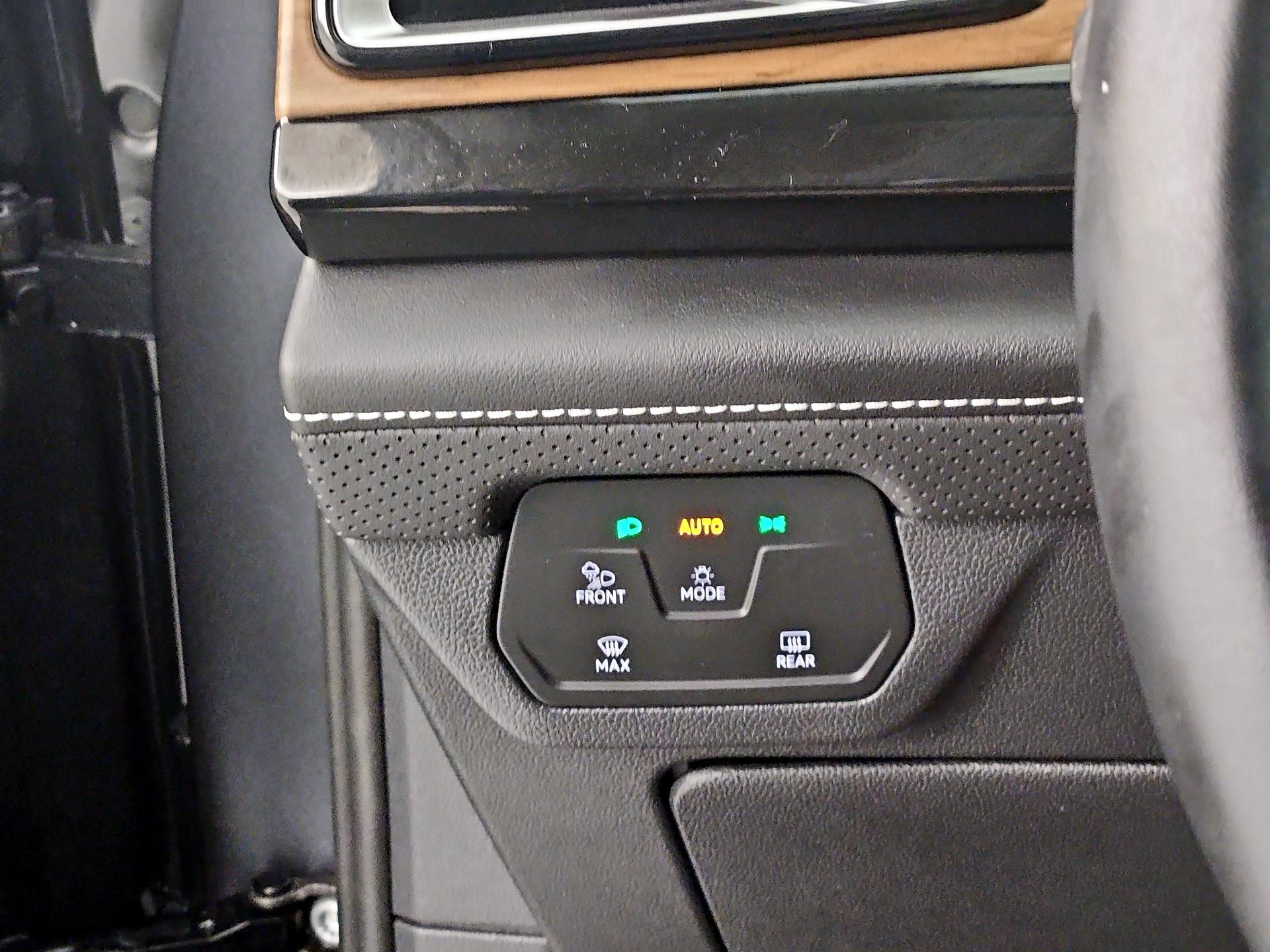 Thumbnail: 2024 Volkswagen Atlas - 13