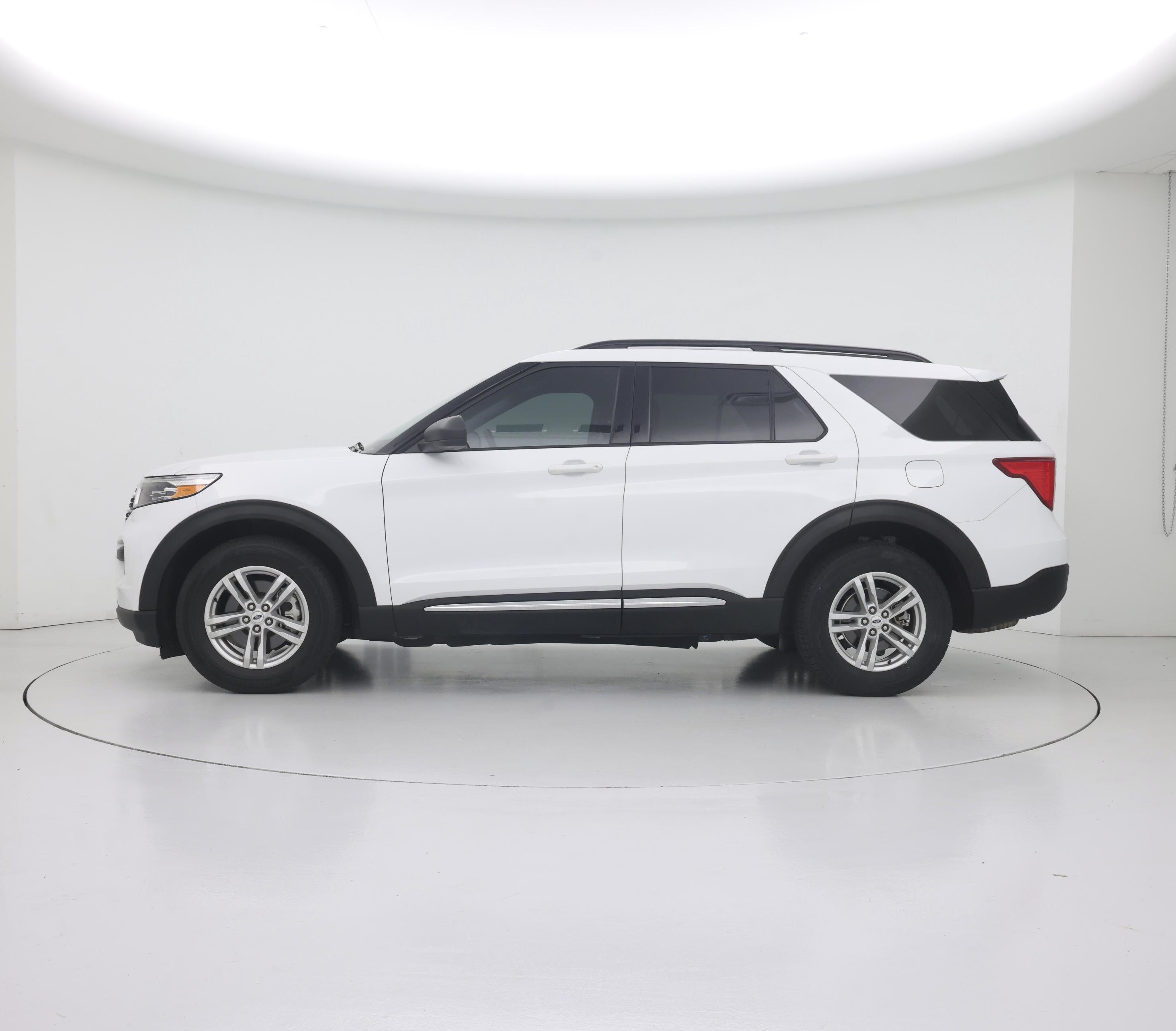 Thumbnail: 2022 Ford Explorer - 3