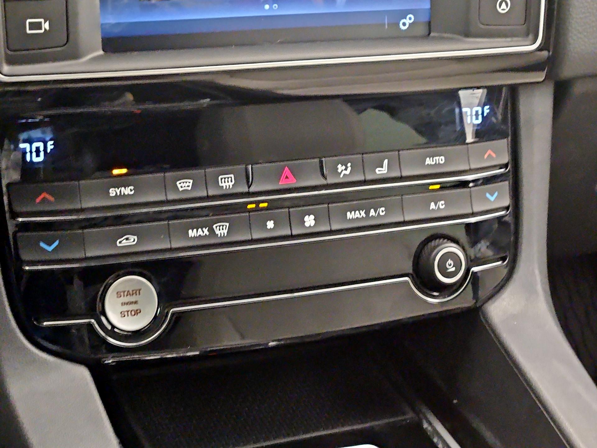 Thumbnail: 2018 Jaguar F-Pace - 17