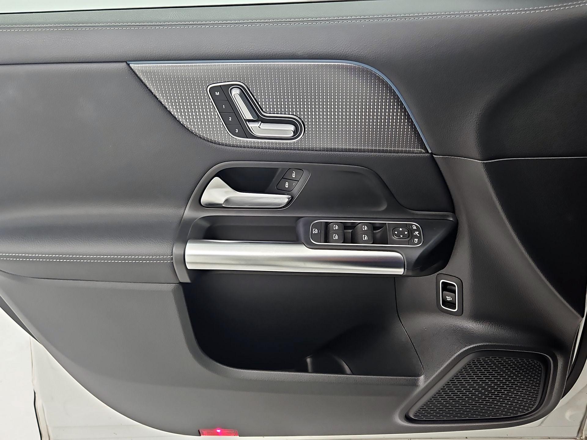 Thumbnail: 2023 Mercedes-Benz GLA - 12