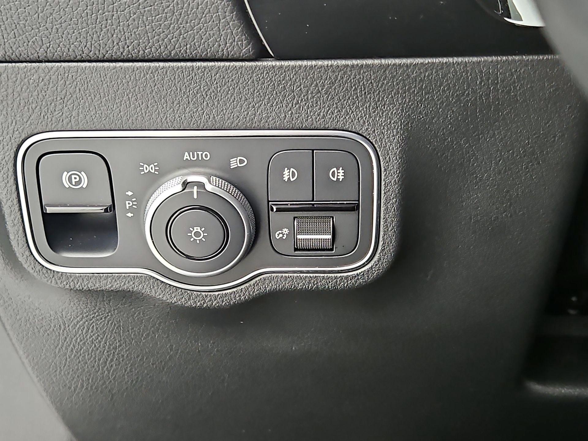 Thumbnail: 2023 Mercedes-Benz GLA - 13