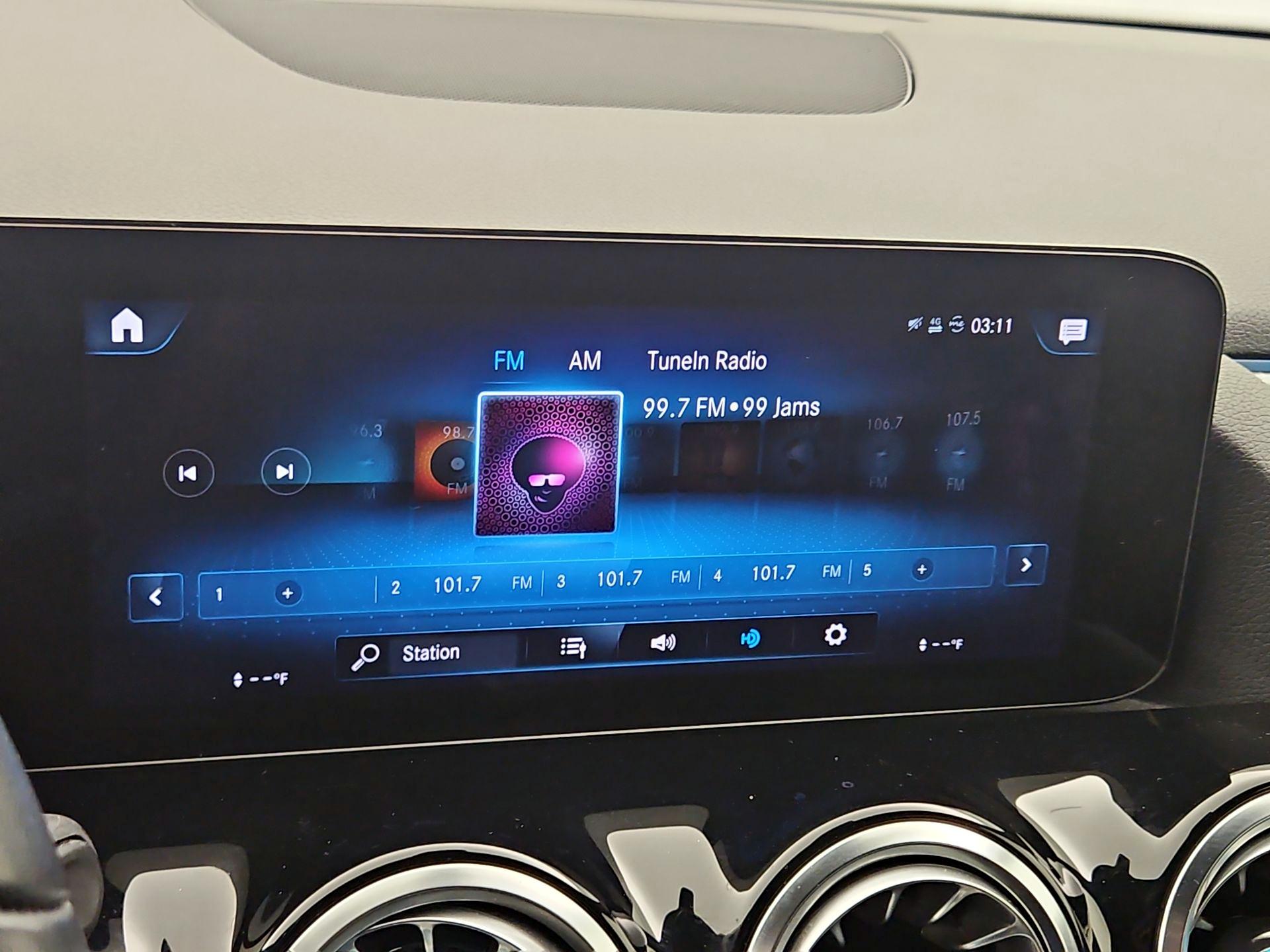 Thumbnail: 2023 Mercedes-Benz GLA - 15