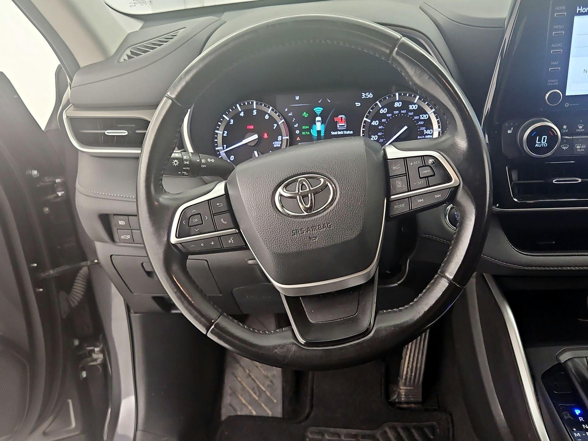 Thumbnail: 2022 Toyota Highlander - 10