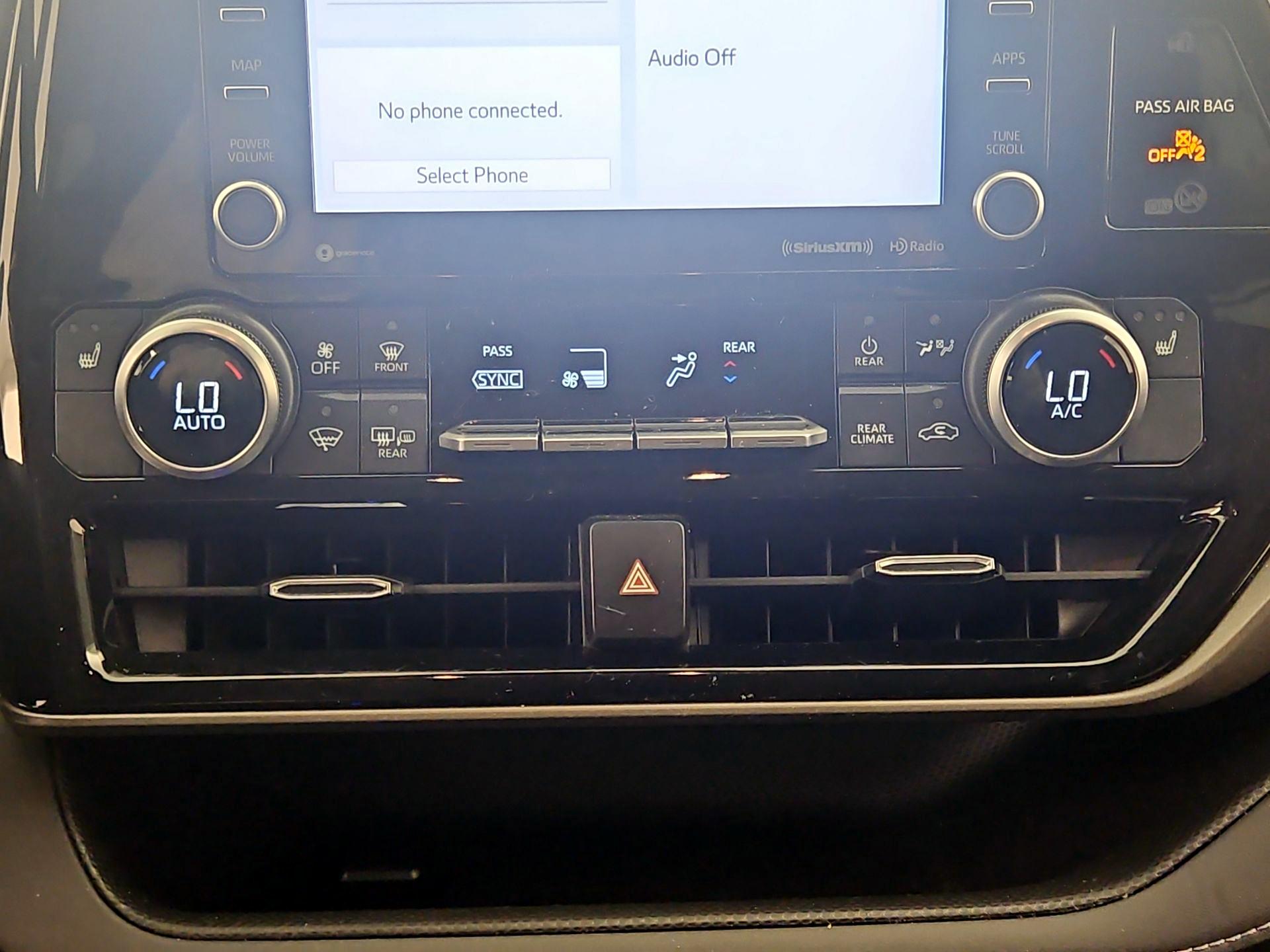 Thumbnail: 2022 Toyota Highlander - 16