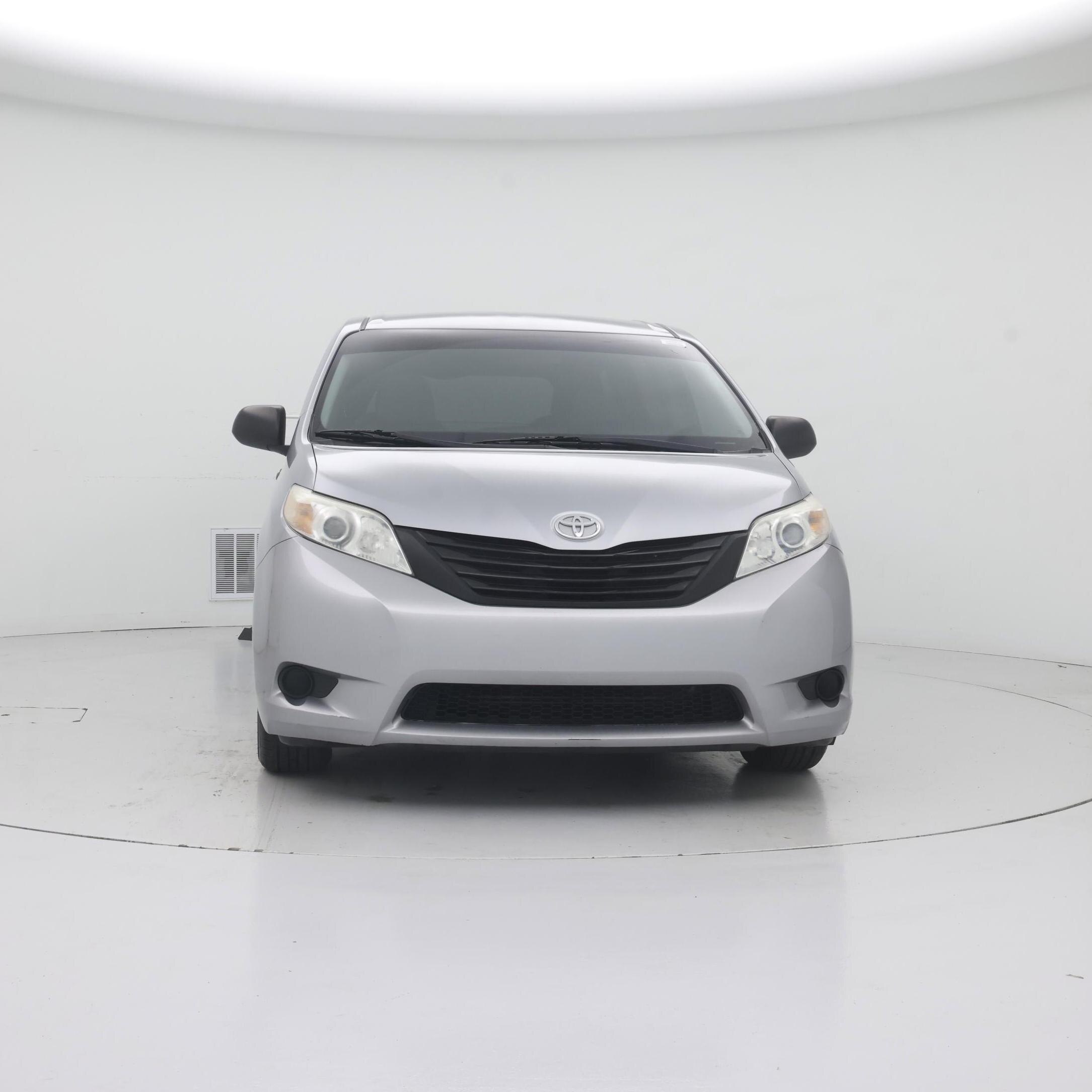 Thumbnail: 2017 Toyota Sienna - 5