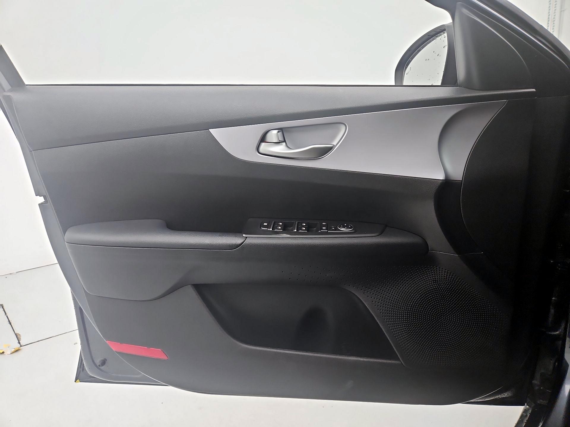 Thumbnail: 2024 Kia Forte - 12