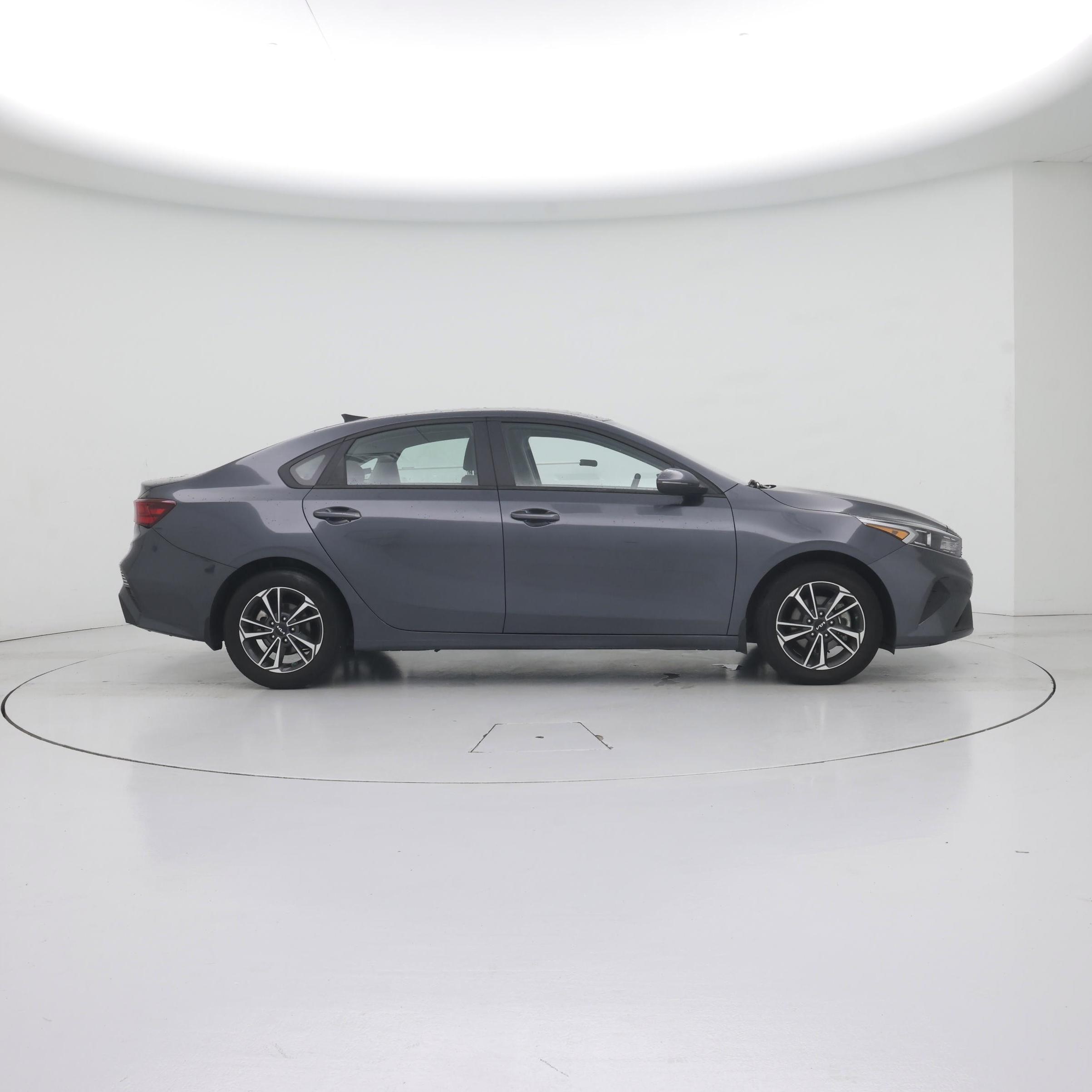 Thumbnail: 2024 Kia Forte - 7